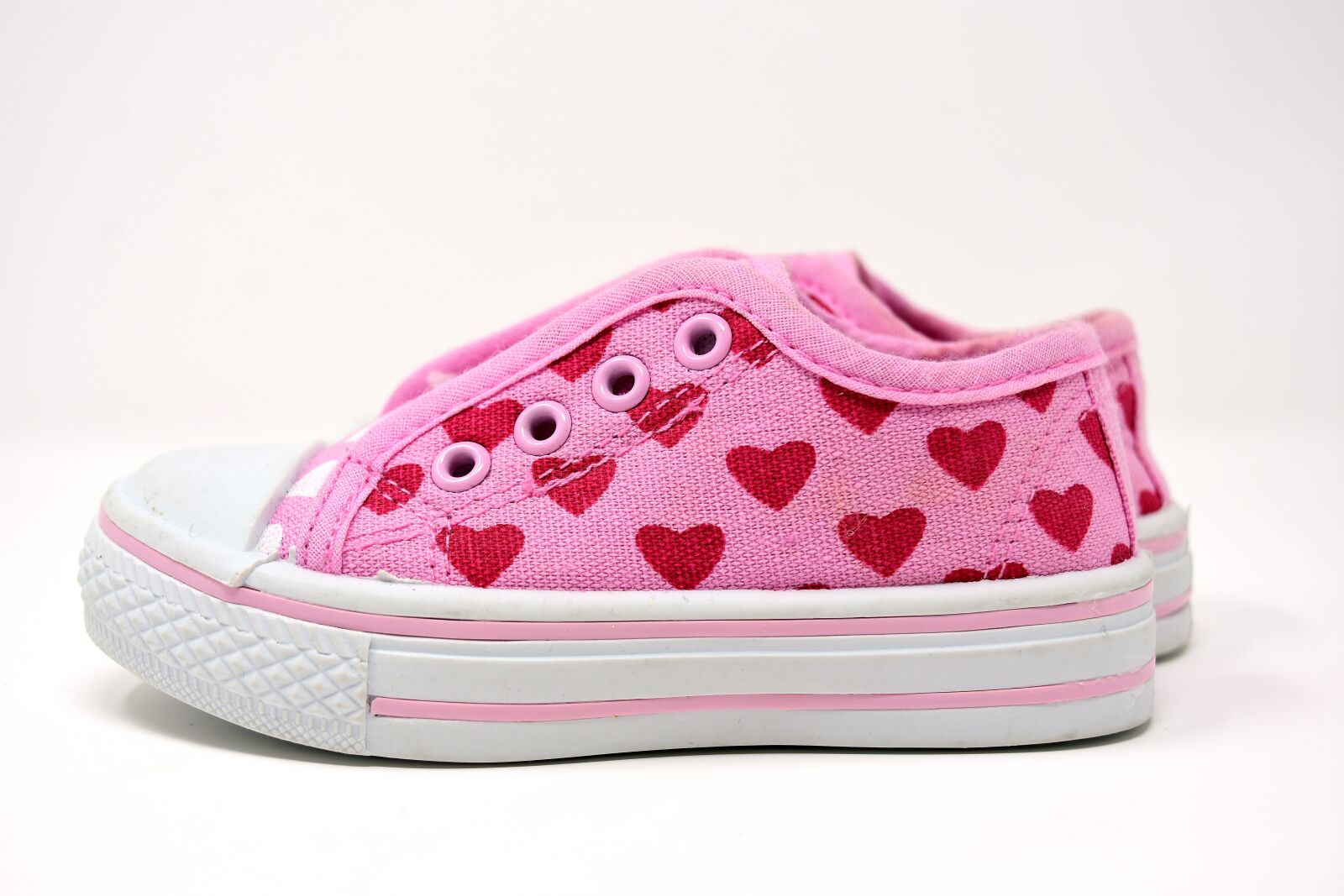 Nikon D7200 sample photo. Children's shoes, cute, sports photography