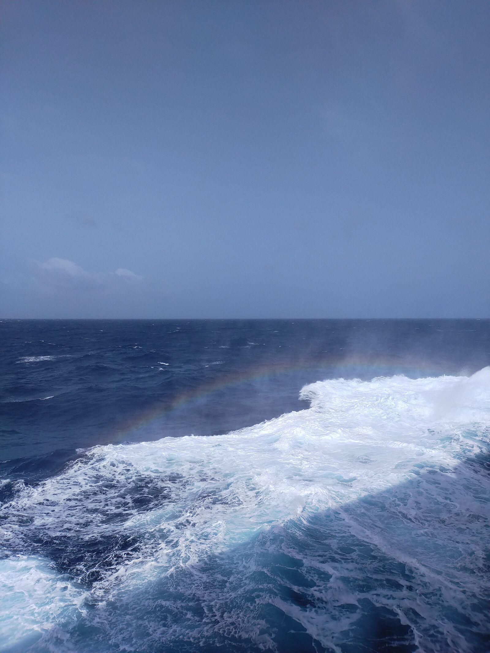 OPPO A9 2020 sample photo. Ocean, mist, rainbow photography