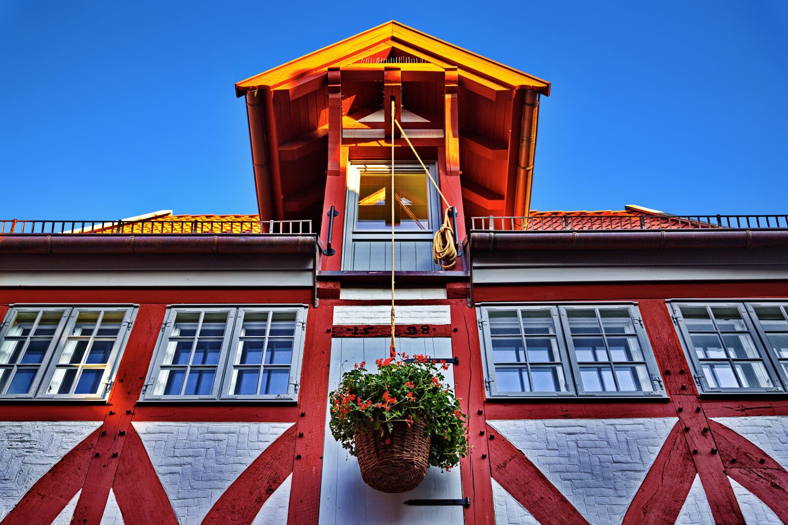 Canon EOS 6D Mark II + Canon EF 24-70mm F2.8L II USM sample photo. Fachwerkhaus, lüneburg, sky photography