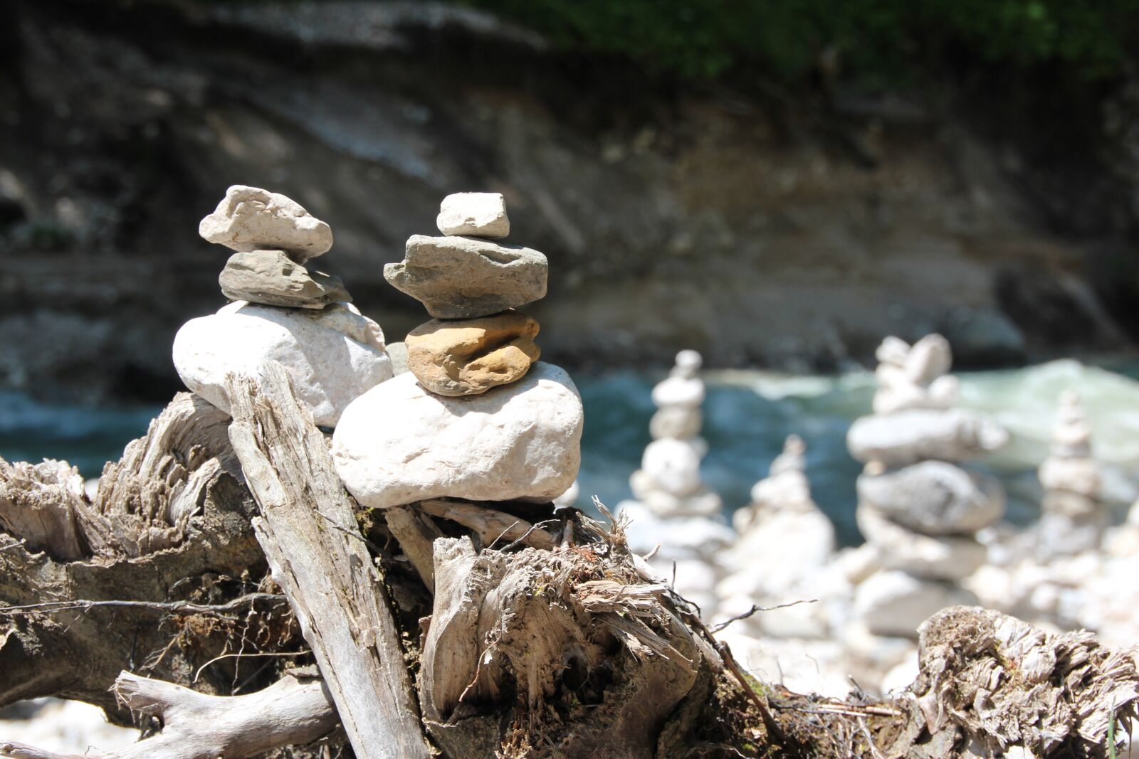 Canon EOS 600D (Rebel EOS T3i / EOS Kiss X5) sample photo. Stones, stacked, balance photography