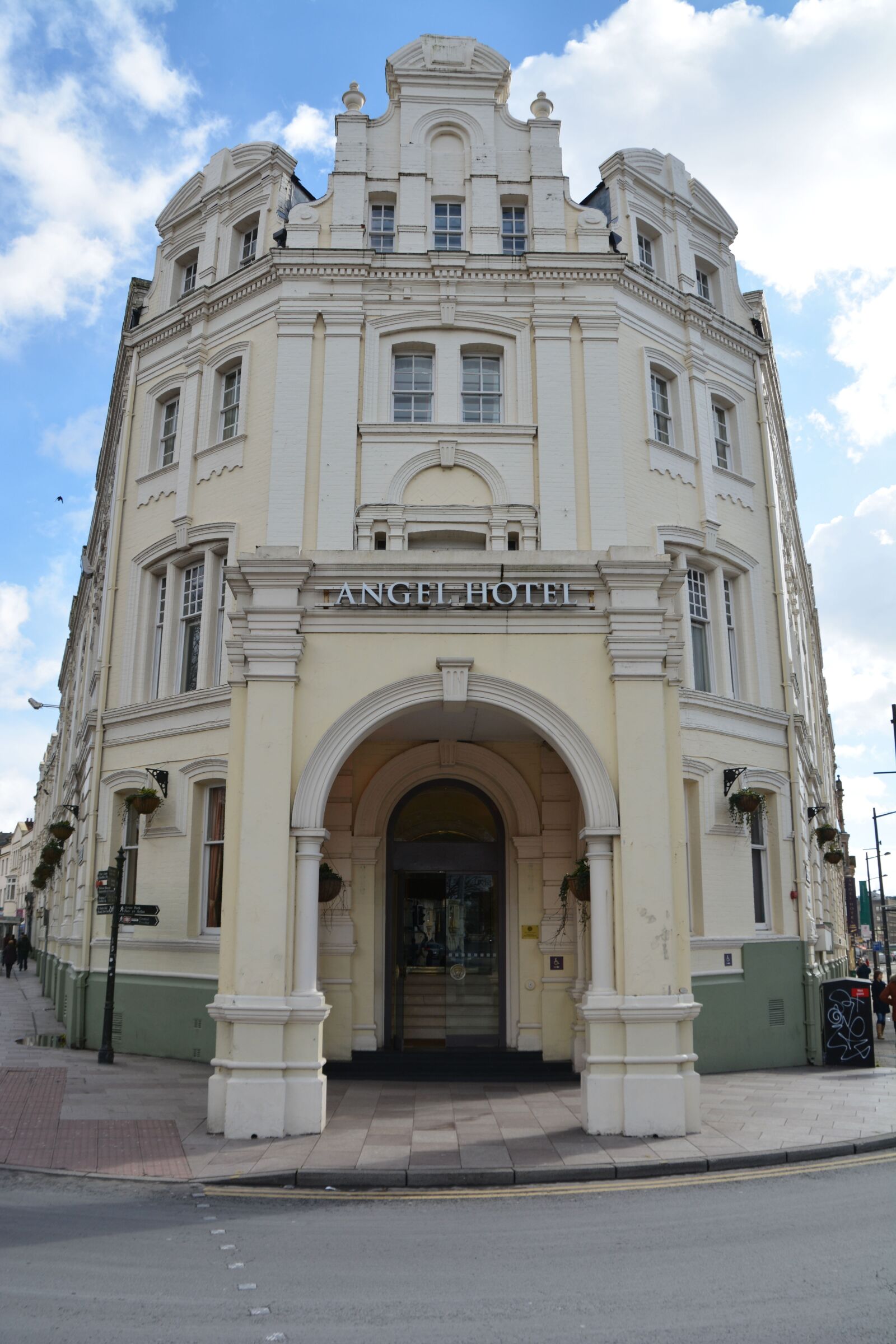Nikon D5200 sample photo. Hotel, building, vacation photography