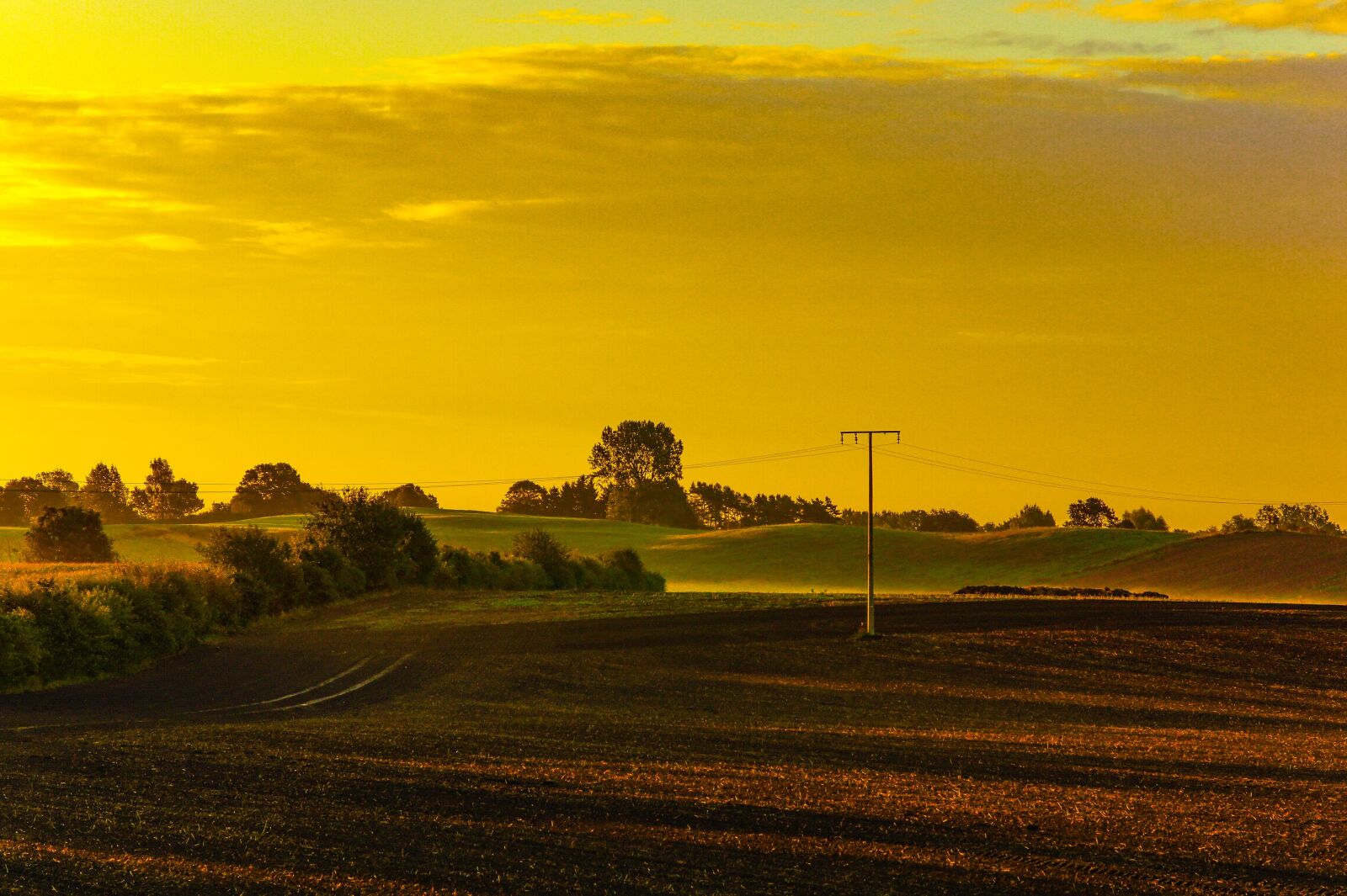 Sony Alpha DSLR-A550 sample photo. Landscape, village, arable photography