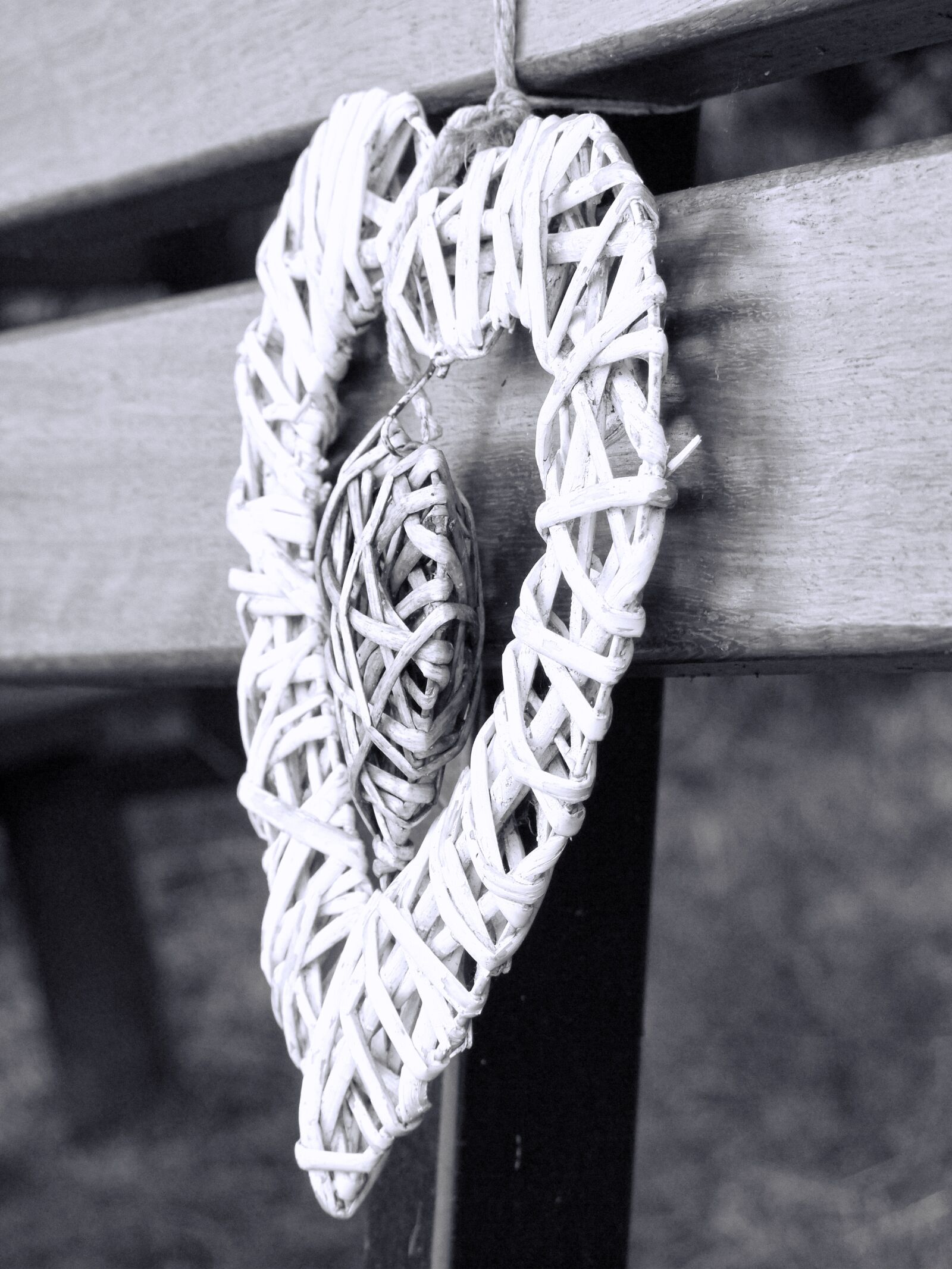 FujiFilm FinePix S200EXR (FinePix S205EXR) sample photo. Love, wicker, heart photography