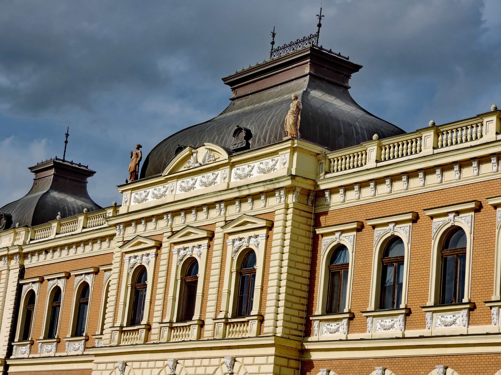 Nikon Coolpix P520 sample photo. Castle, facade, museum, building photography