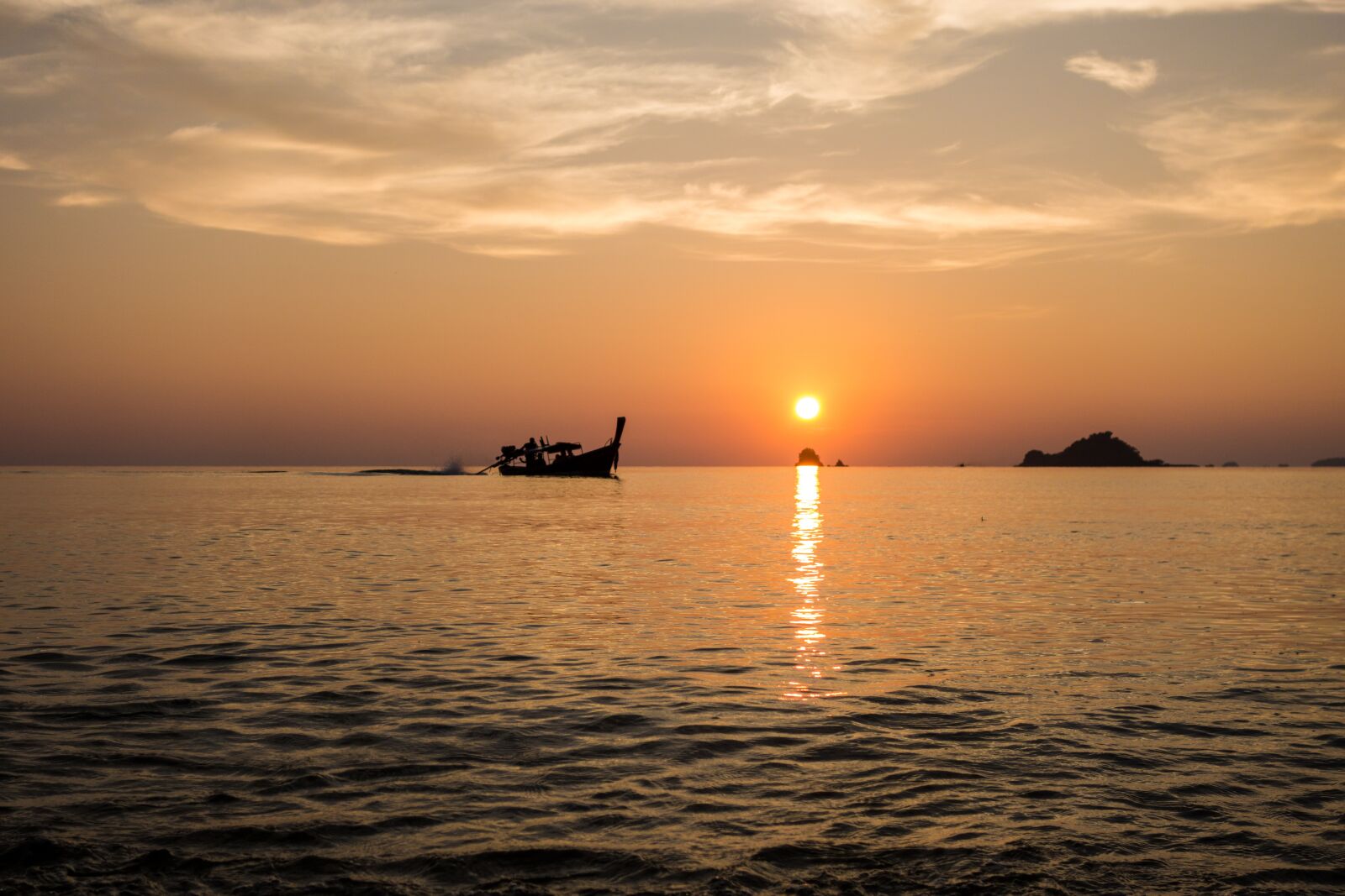 Sony Cyber-shot DSC-RX100 II sample photo. Fishing boat, thailand, old photography