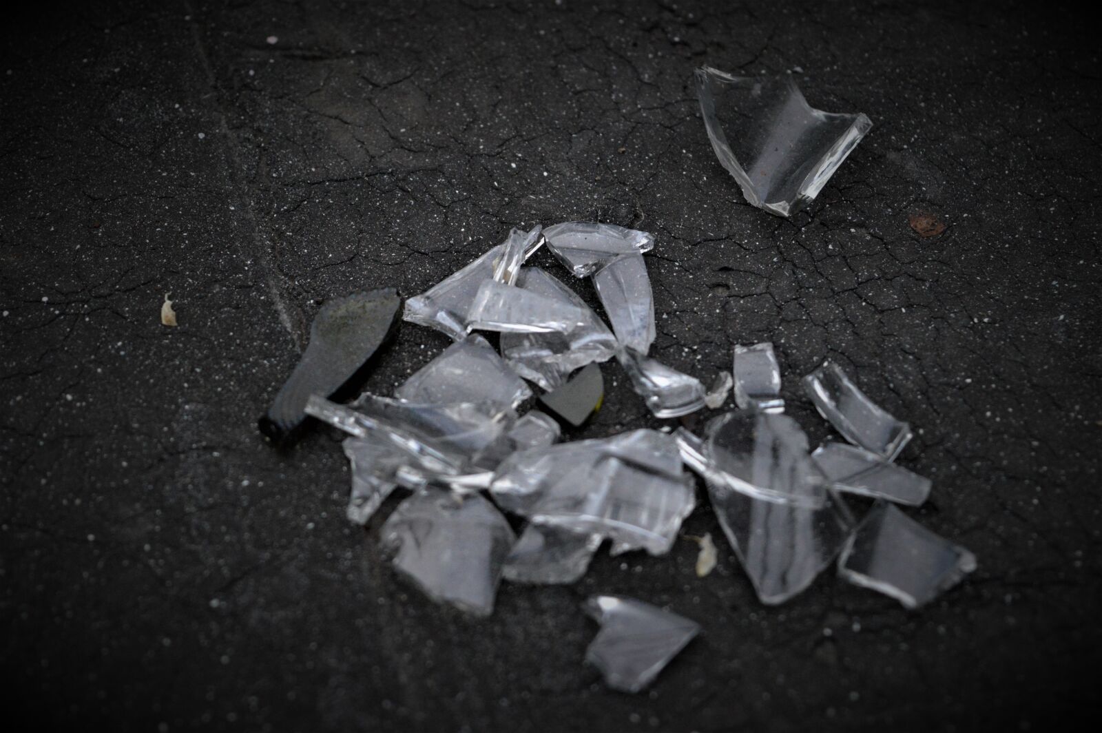 Nikon D3200 sample photo. Bottle, broken, broken, glass photography