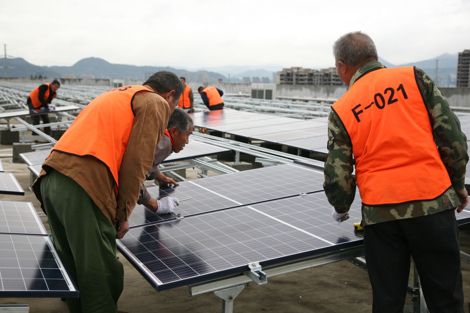 Canon EOS 5D sample photo. Photovoltaic, solar, clean energy photography