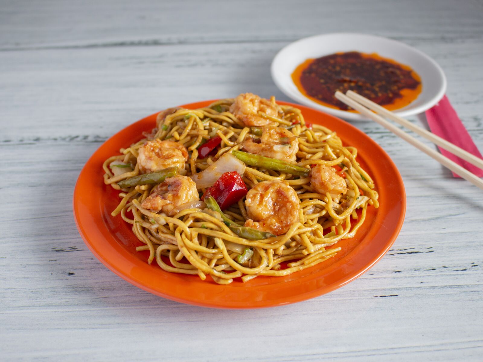 Canon EOS 700D (EOS Rebel T5i / EOS Kiss X7i) sample photo. Chowmein, sauce, prawns photography