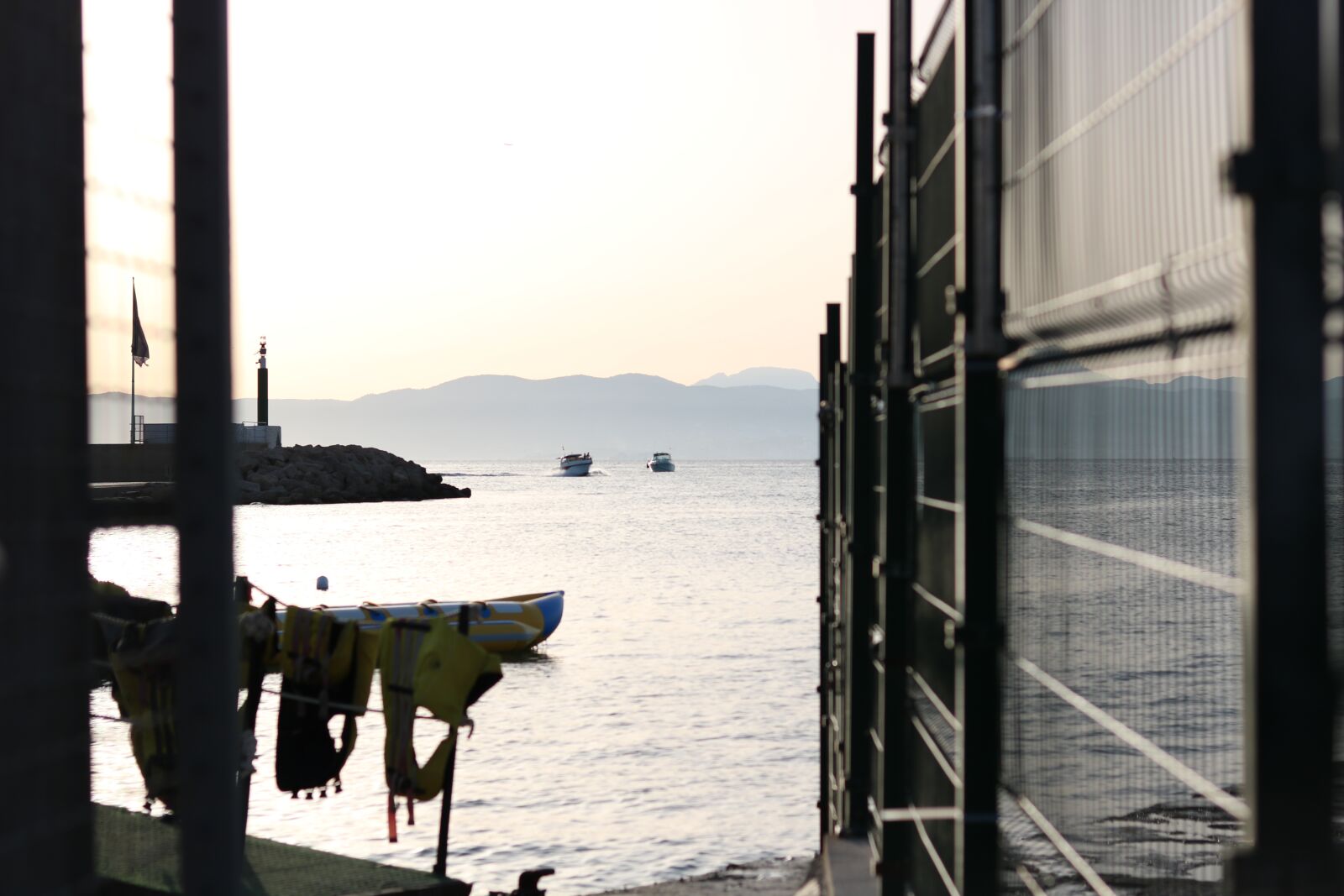 Canon EOS 750D (EOS Rebel T6i / EOS Kiss X8i) sample photo. Landscape, nature, lake photography
