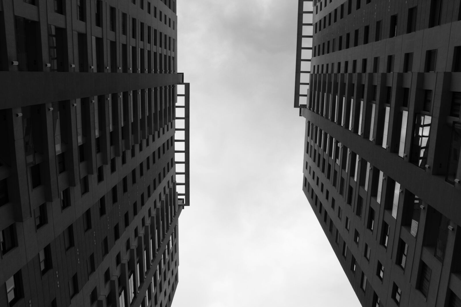 Canon EOS 700D (EOS Rebel T5i / EOS Kiss X7i) sample photo. Architecture, building, city, sky photography