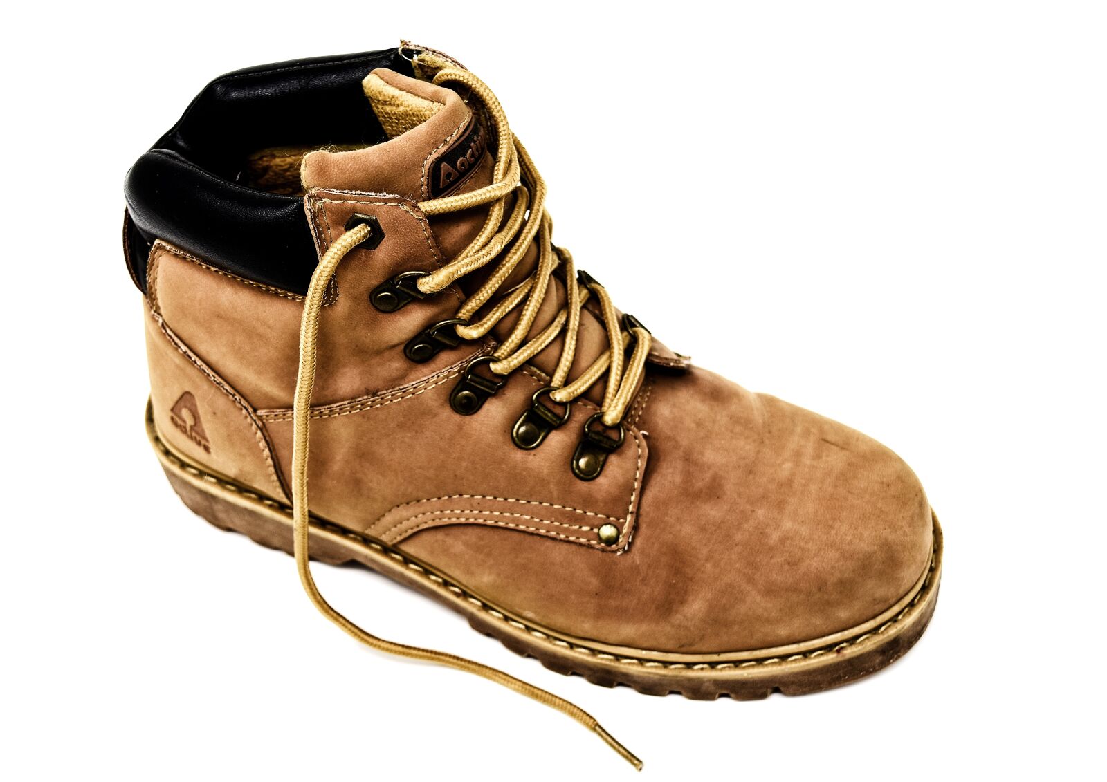 Nikon D7200 sample photo. Hiking shoes, boots, leather photography