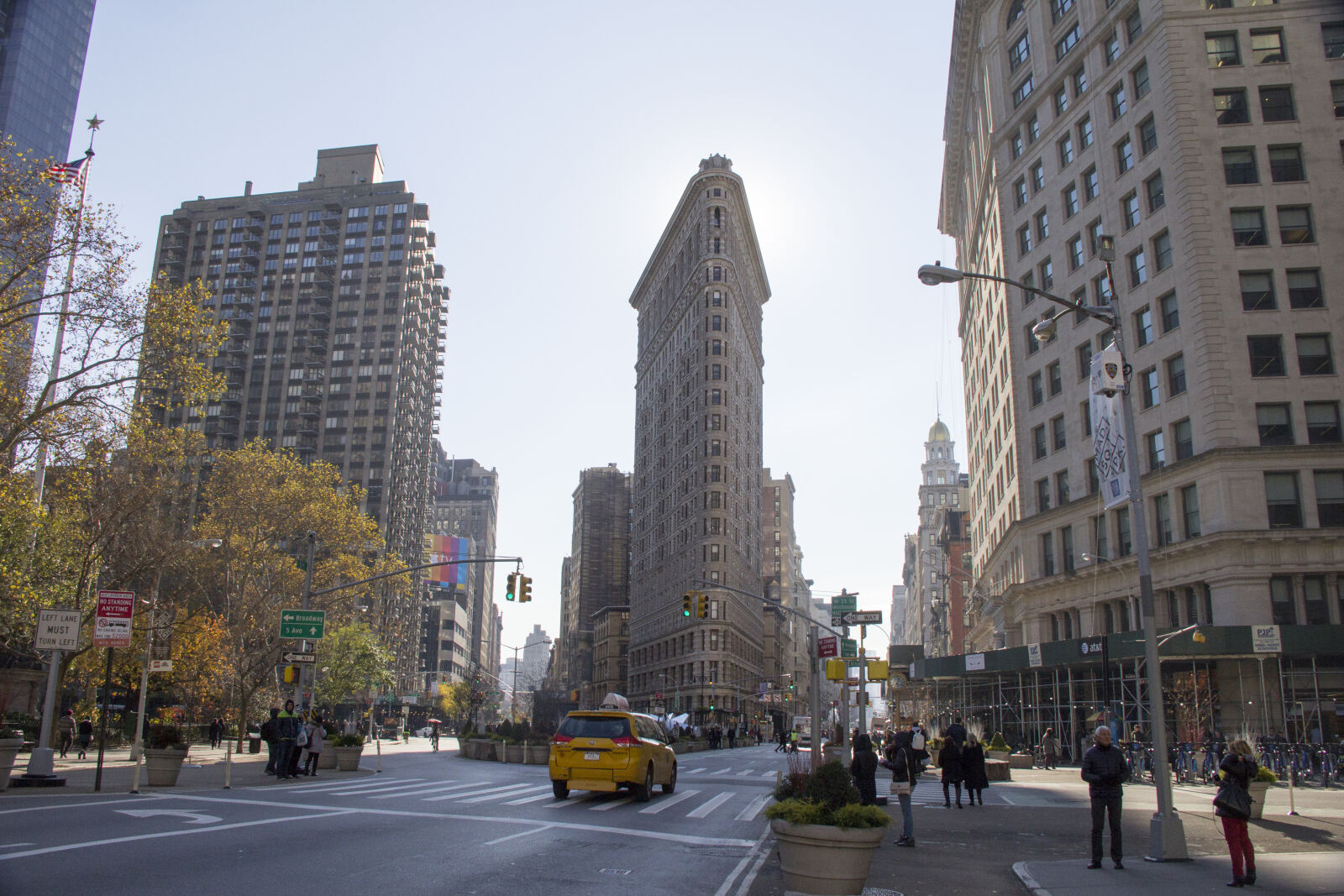 Canon EF-S 18-135mm F3.5-5.6 IS sample photo. Flat, iron, manhattan, new photography