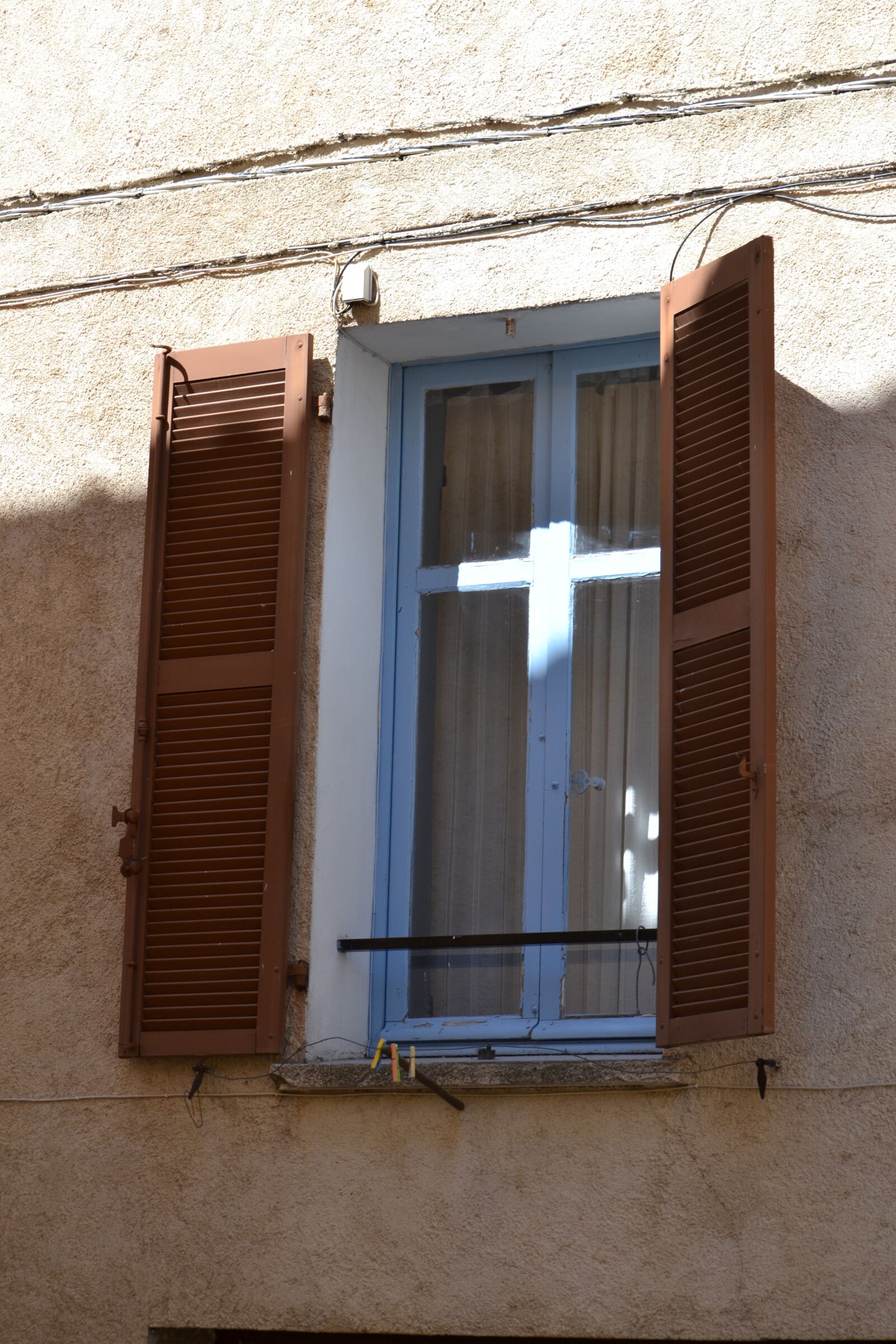 Nikon D3100 sample photo. Window, shutters, architecture photography