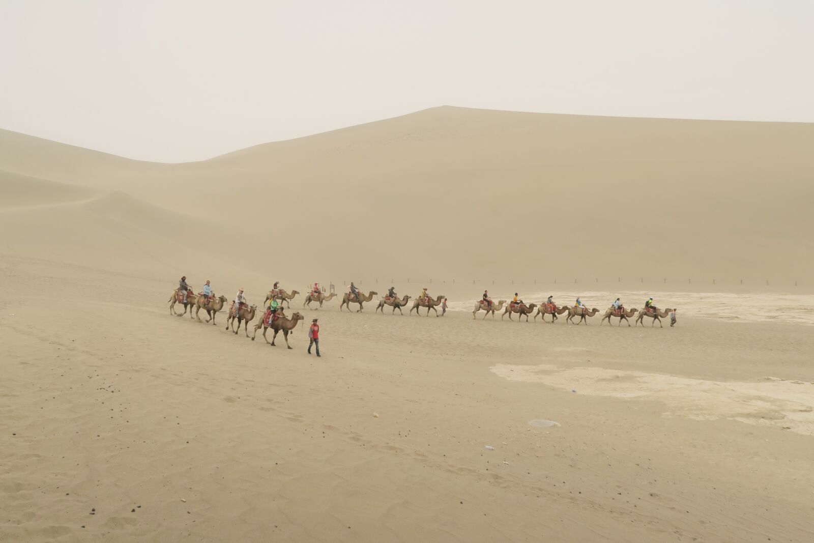 Canon PowerShot G7 X sample photo. Desert, mingsha, caravans photography
