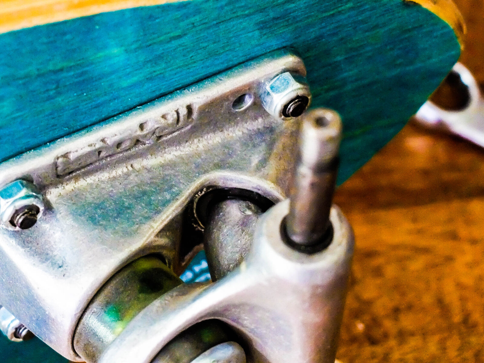 Fujifilm X30 sample photo. Minimal, skate, trucks photography