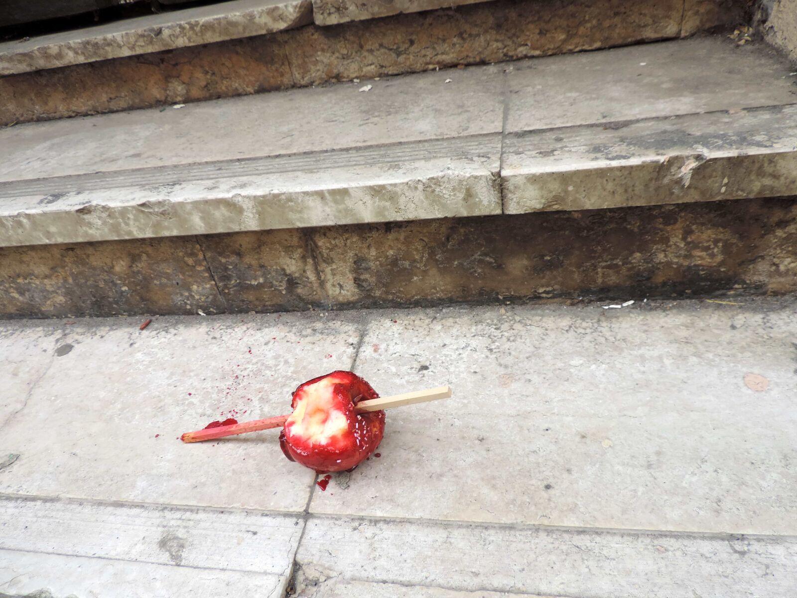 Nikon Coolpix P520 sample photo. Apple, dessert, staircase, fruit photography