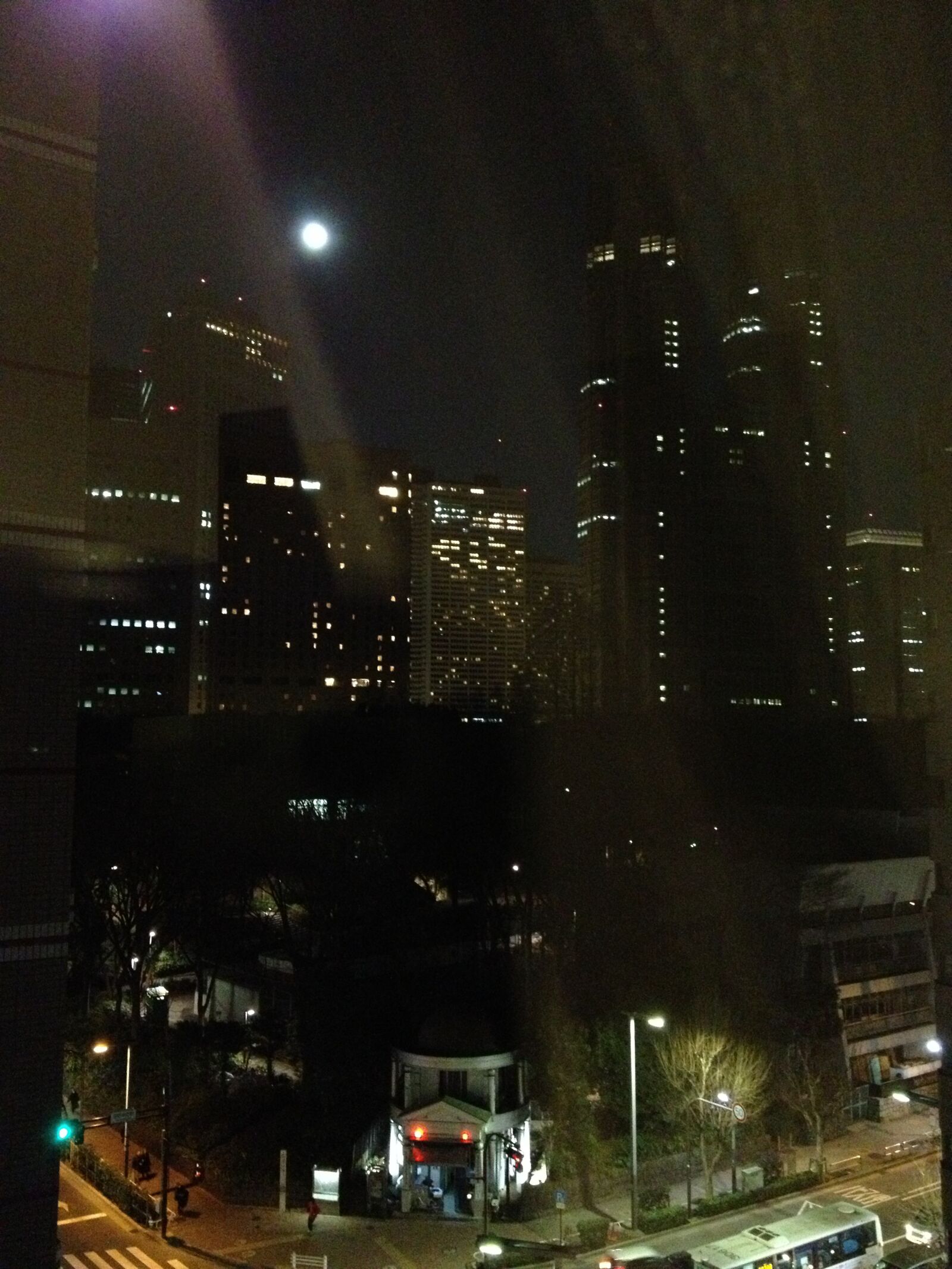 Apple iPhone 4S sample photo. Shinjuku, tokyo, night city photography