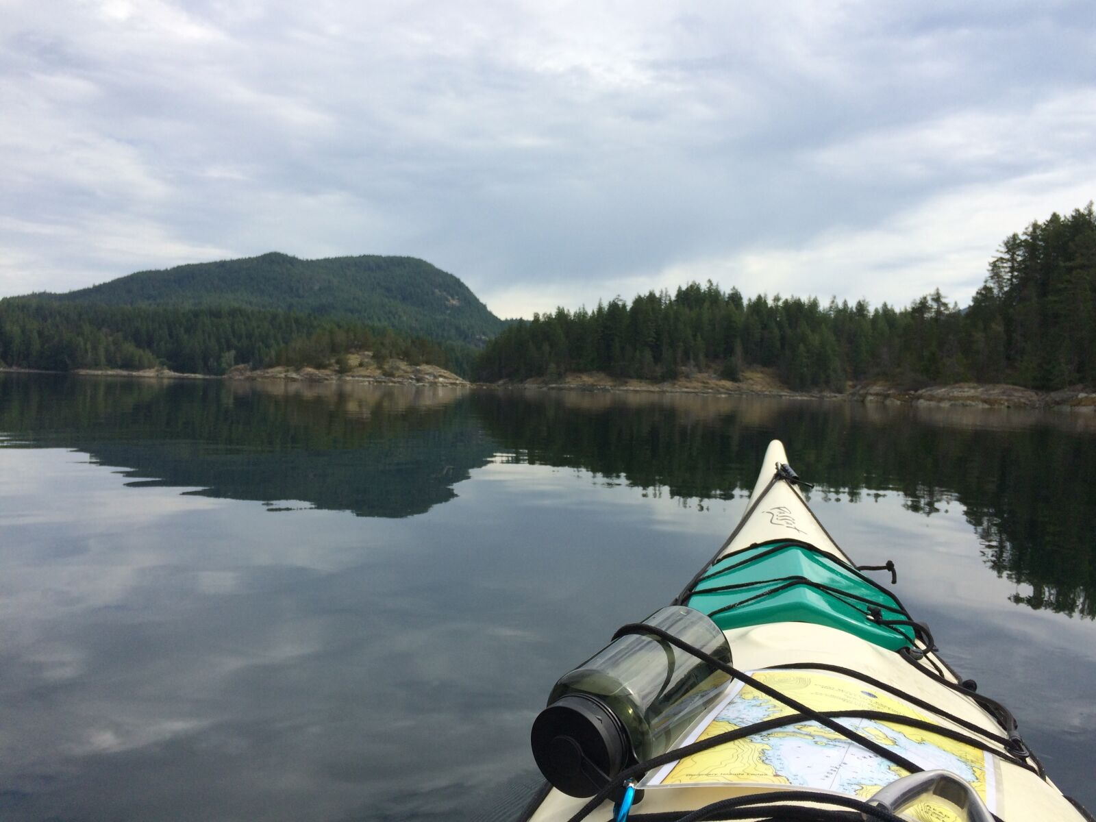iPhone 5s back camera 4.15mm f/2.2 sample photo. Ocean, kayak, kayaking photography