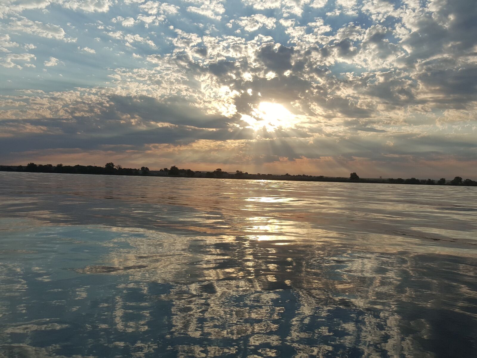 Samsung Galaxy Note5 sample photo. Sunrise, boating, shore photography