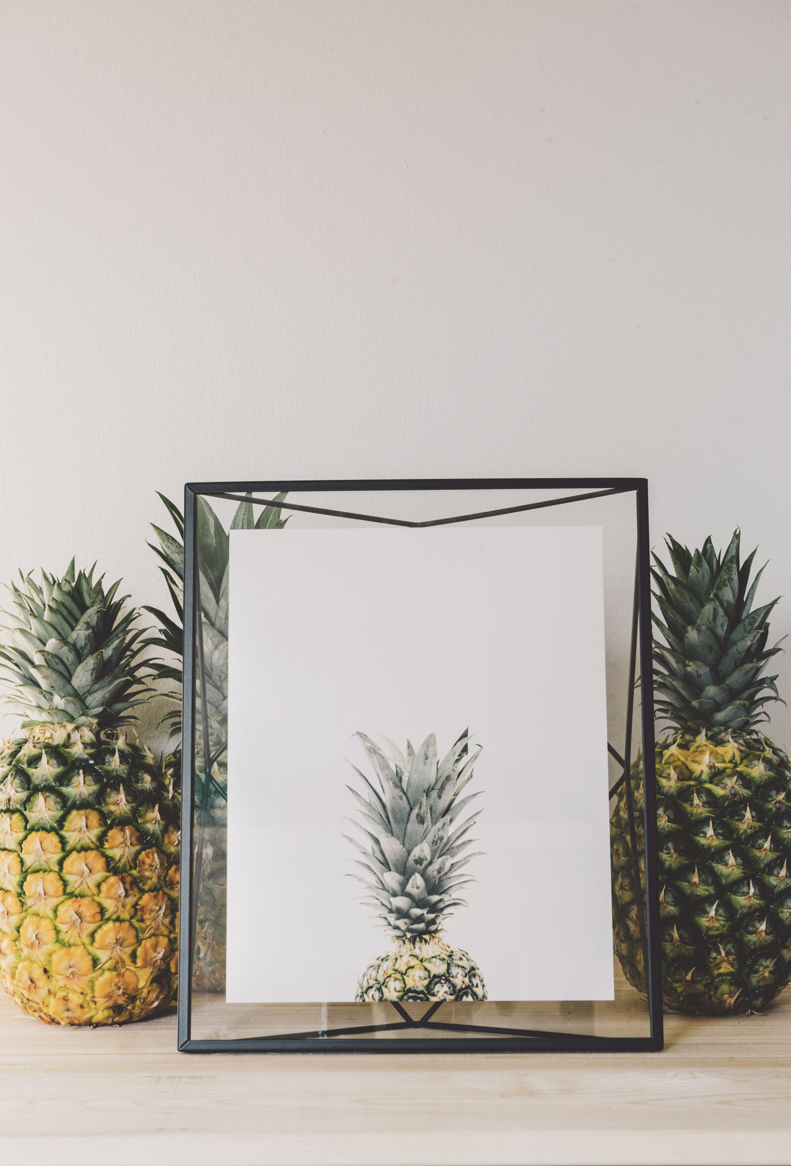 Sony a7 II + Sony FE 28-70mm F3.5-5.6 OSS sample photo. Art, box, color, decoration photography