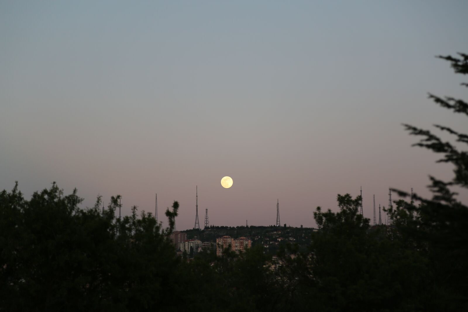 Canon EF 24-105mm F4L IS USM sample photo. Month, moon rising, in photography