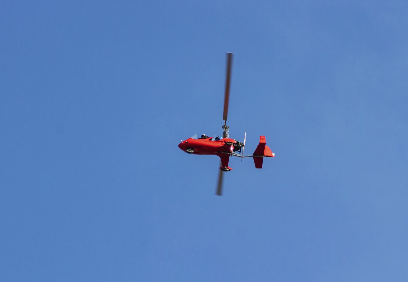 Canon EF75-300mm f/4-5.6 sample photo. Hang gliders, helicopter, walk photography