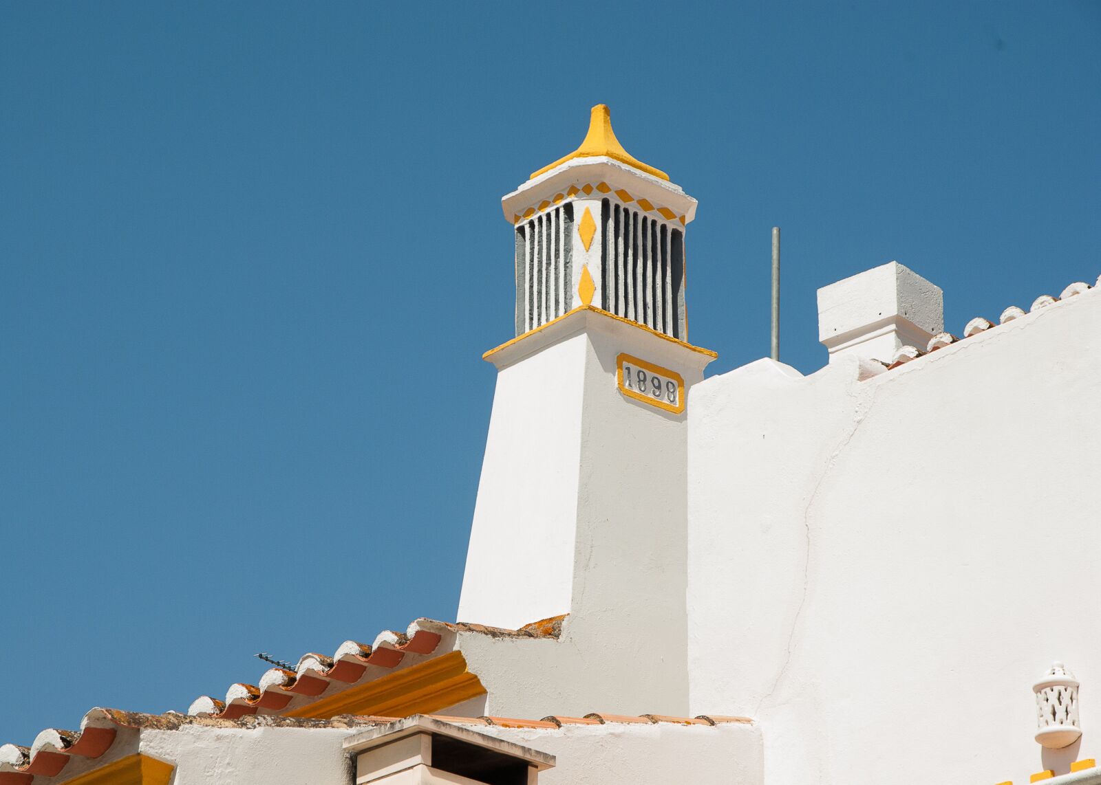 Pentax K10D sample photo. Portugal, fireplace, architecture photography