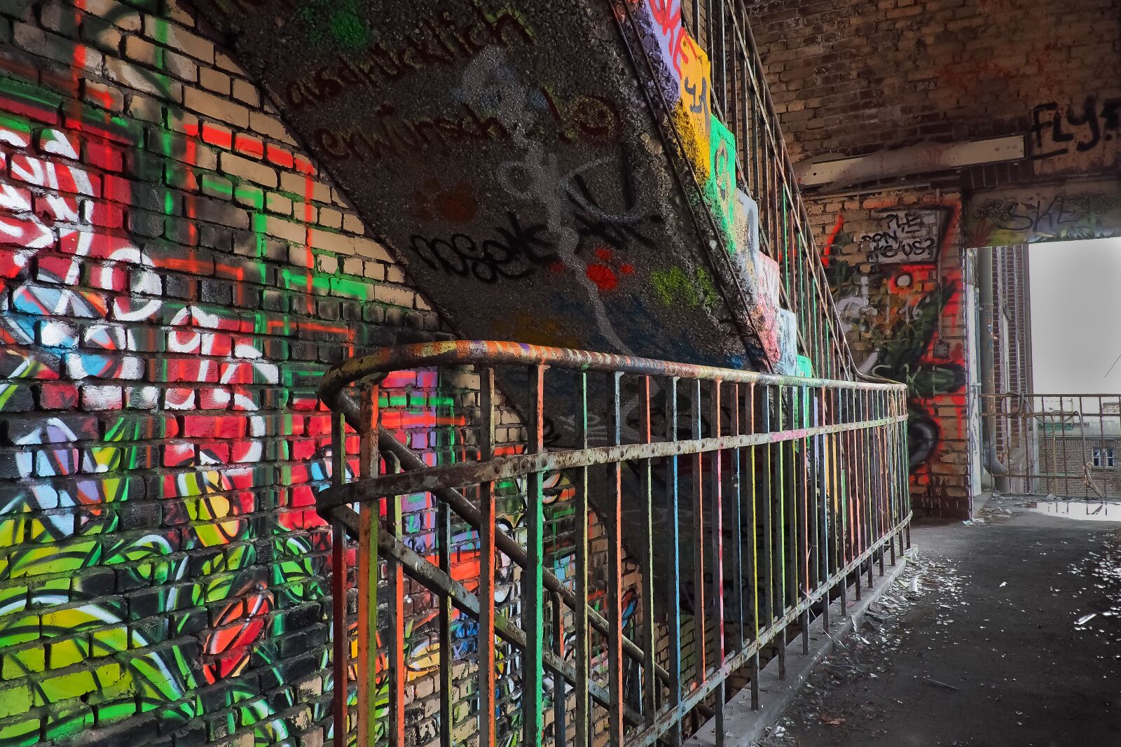 Olympus OM-D E-M10 sample photo. Lost places, rooms, abandoned photography