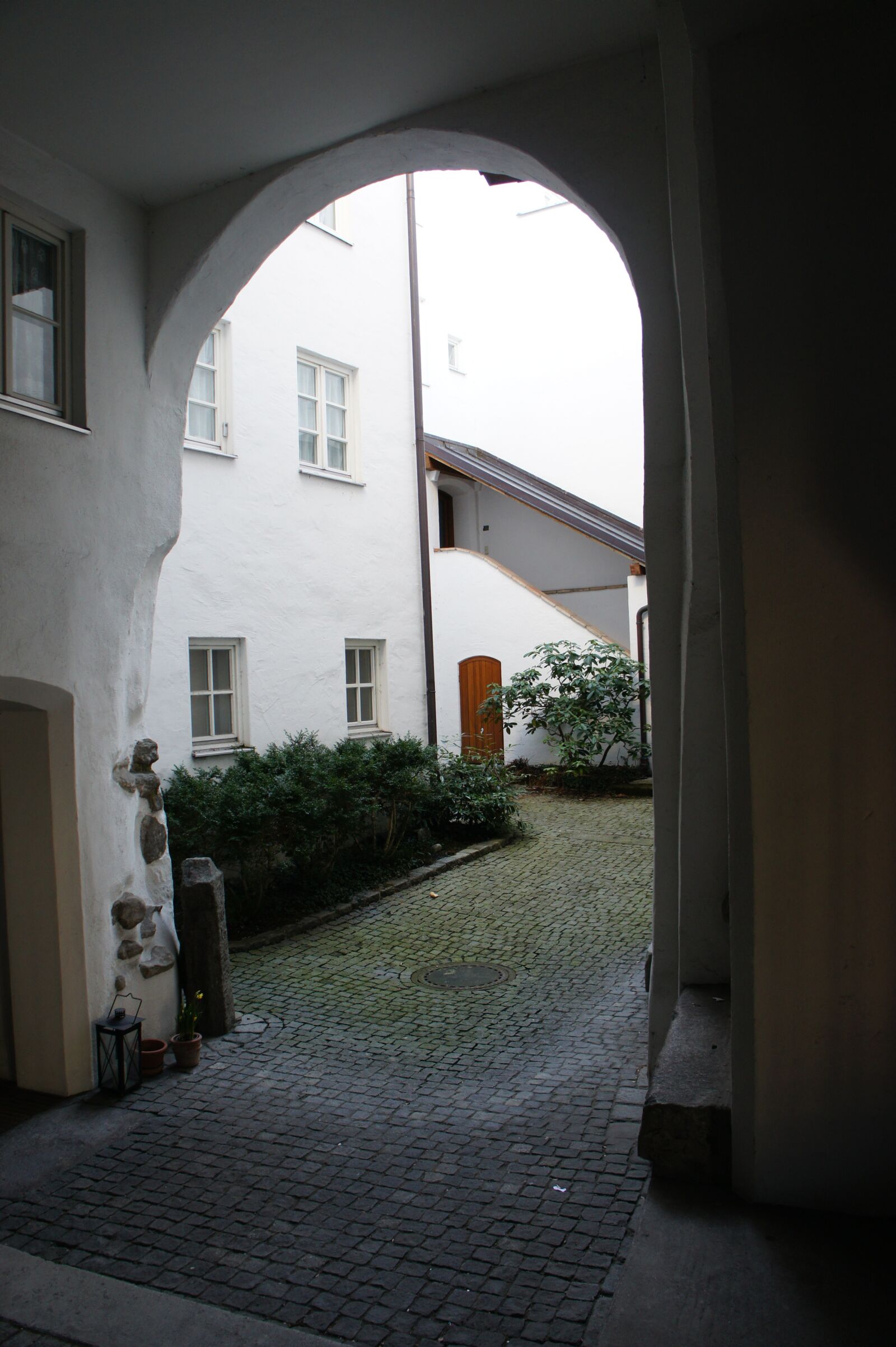 Sony Alpha NEX-5 sample photo. Archway, goal, courtyard photography