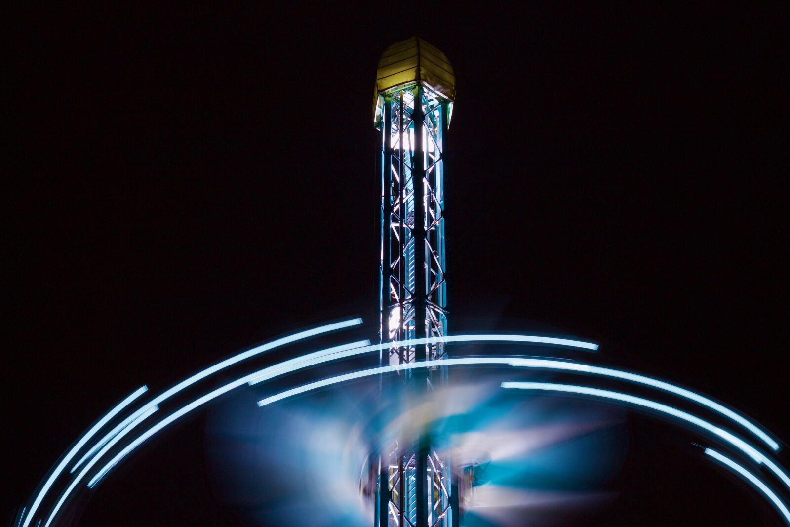 Canon EOS 1100D (EOS Rebel T3 / EOS Kiss X50) + Canon EF 50mm F1.8 STM sample photo. Lights, ride, spin photography