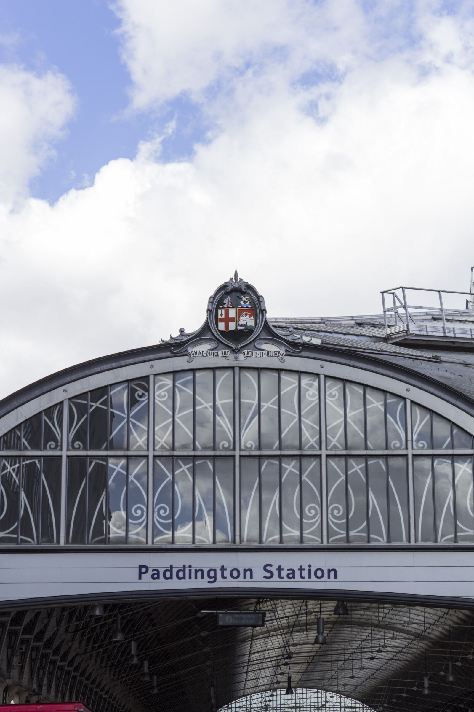 Canon EOS 600D (Rebel EOS T3i / EOS Kiss X5) sample photo. London, paddington, station, train photography
