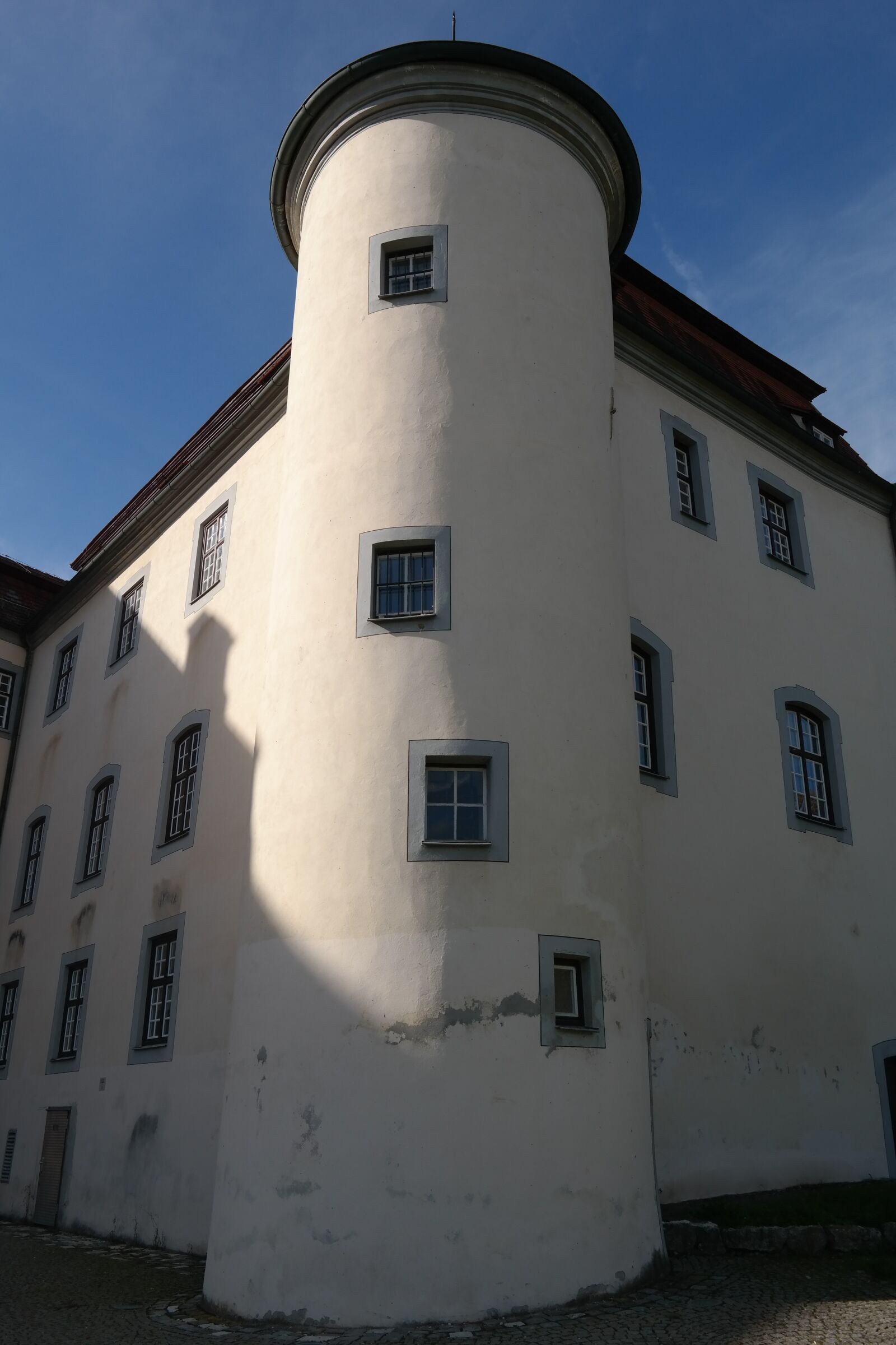 Samsung NX300 sample photo. Tower, corner tower, window photography