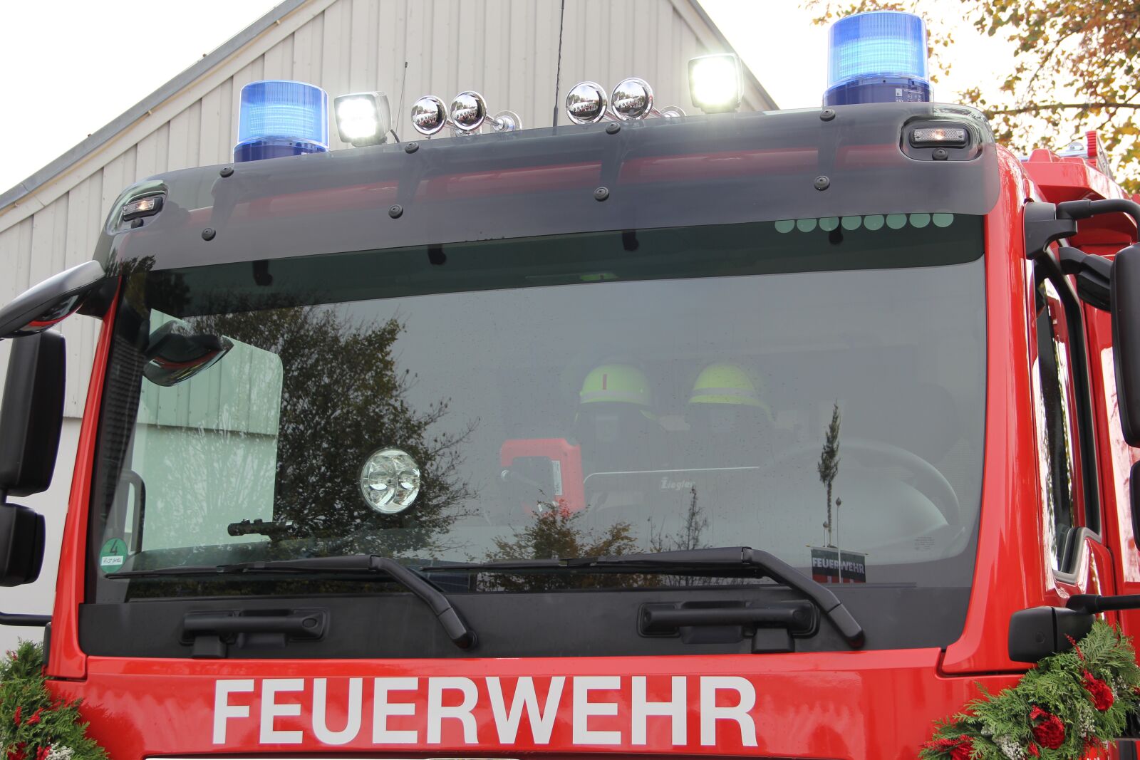 Canon EOS 60D sample photo. Fire truck, blue light photography