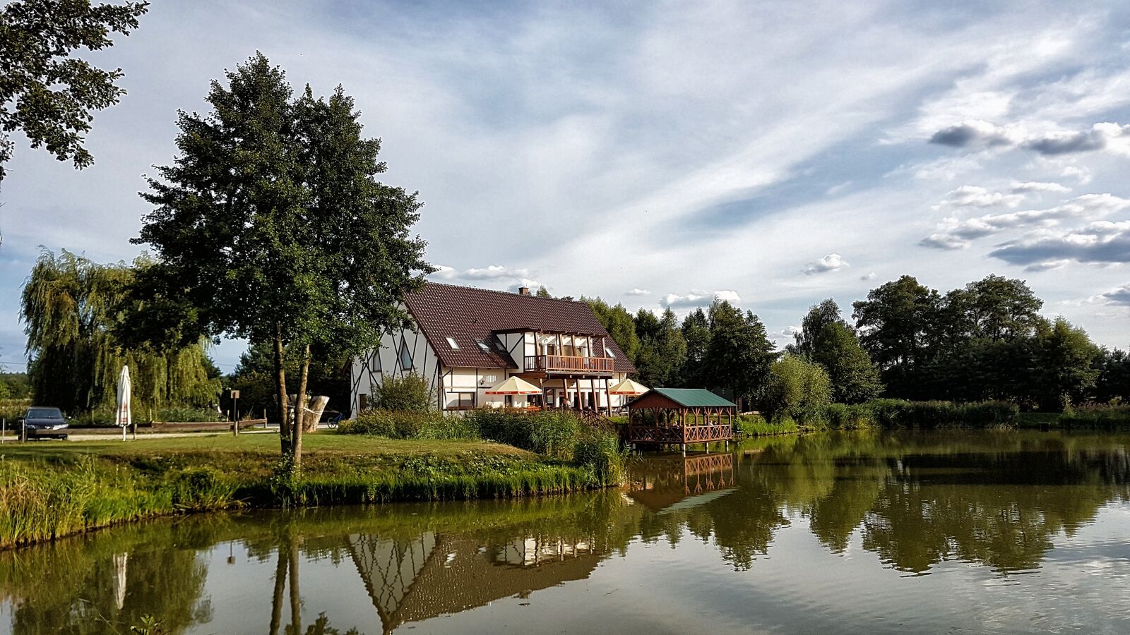 Samsung Galaxy S7 Edge sample photo. Pond, view, house over photography