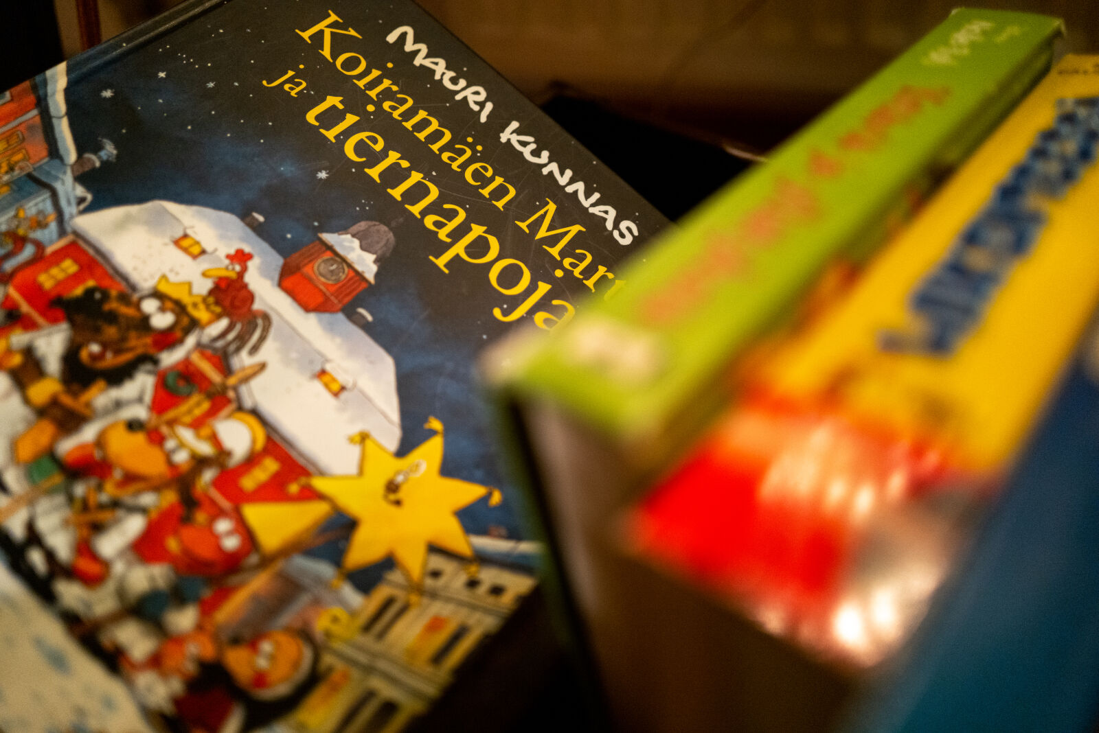 Leica Q2 sample photo. A book for the photography