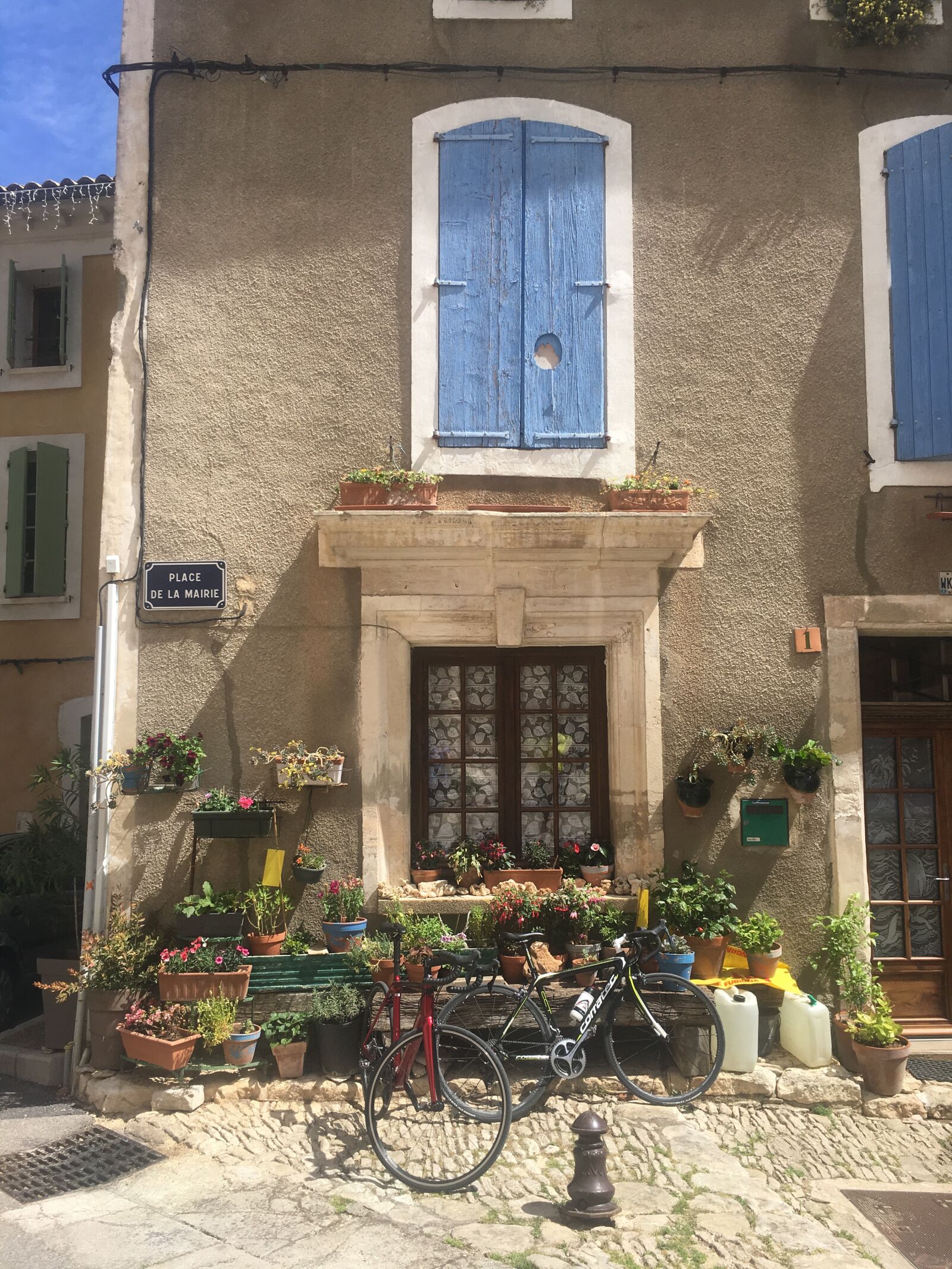 iPhone 6s Plus back camera 4.15mm f/2.2 sample photo. Bike, provence, france photography