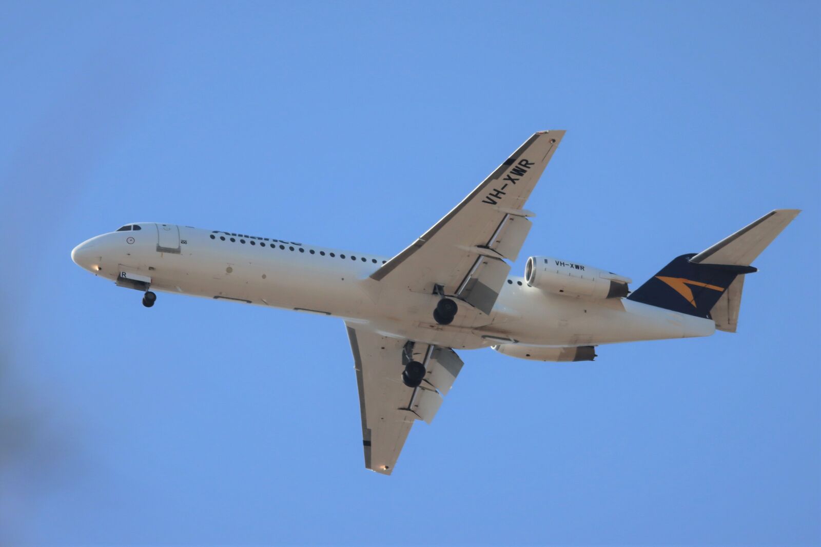 Canon EOS 90D sample photo. Alliance, airlines, fokker photography