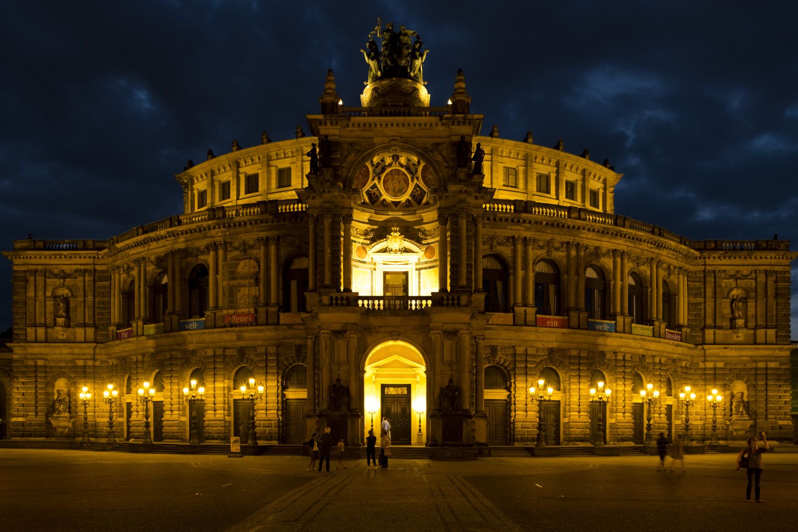 Fujifilm XF 18-55mm F2.8-4 R LM OIS sample photo. Semper opera house, opera photography