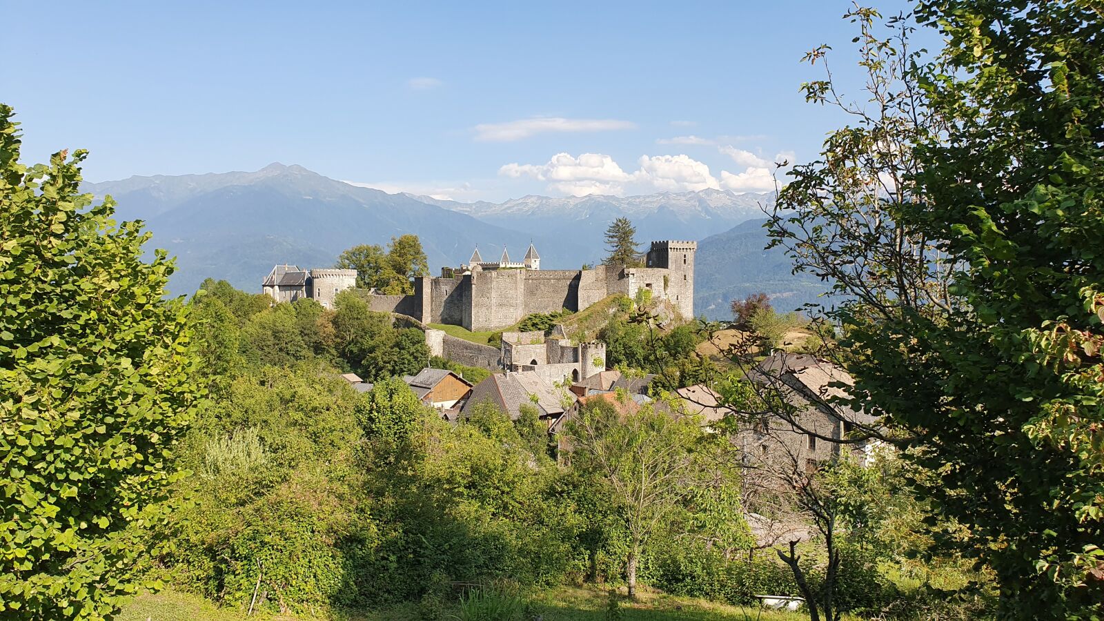 Samsung Galaxy S10 sample photo. Castle, mountain, mountains photography