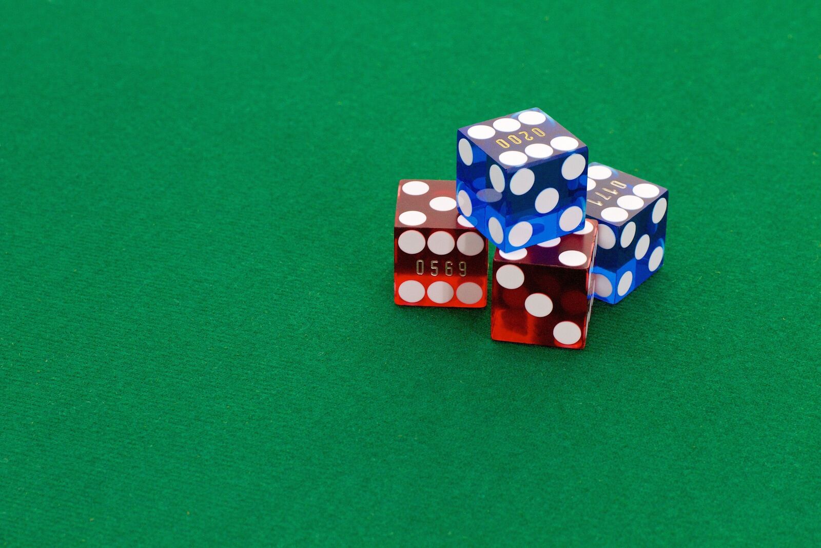 Canon EOS 7D + Canon EF 50mm F1.4 USM sample photo. Dice, casino, cubes photography