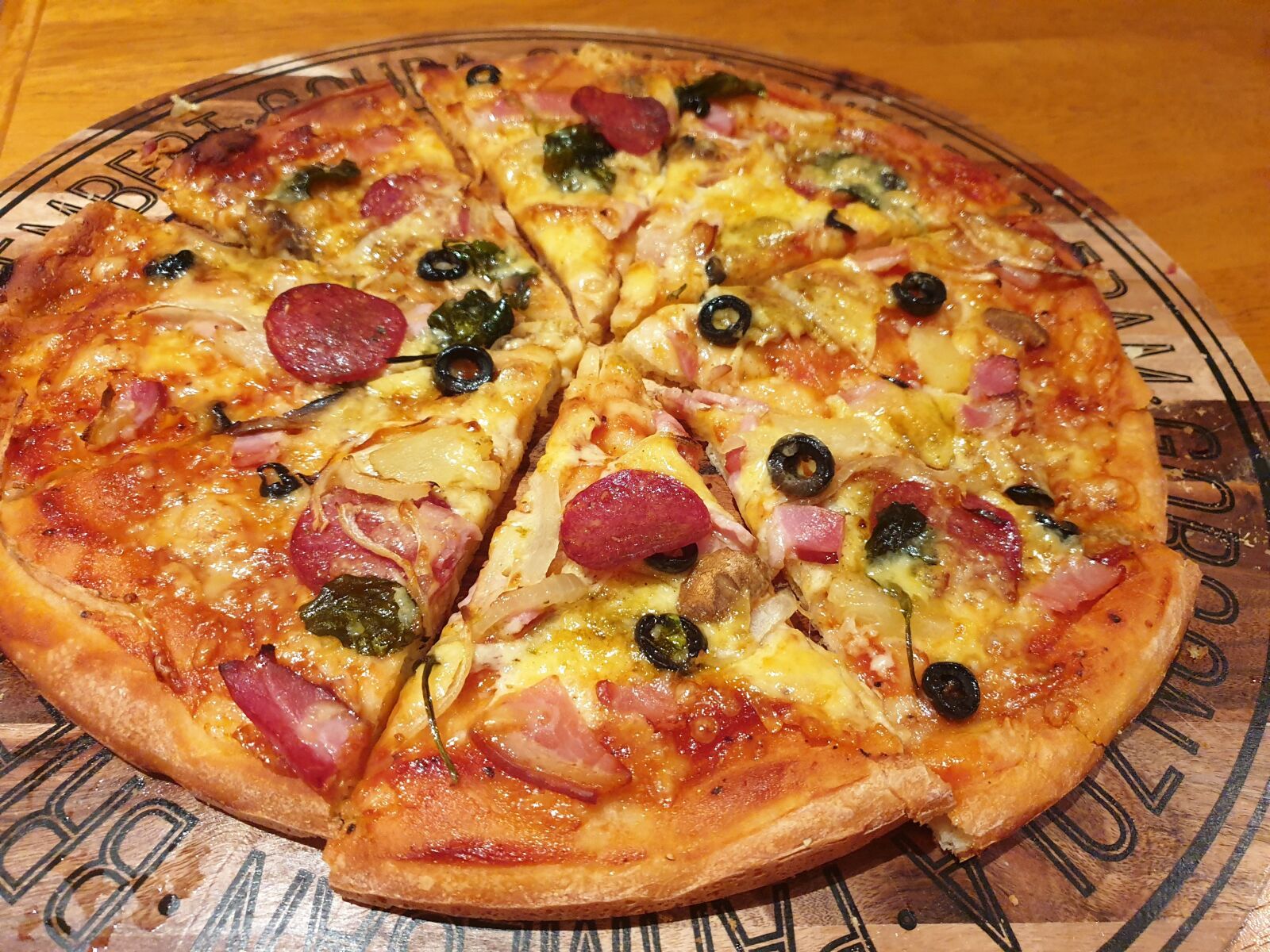 Samsung Galaxy S9 sample photo. Pizza, homemade food, fast photography