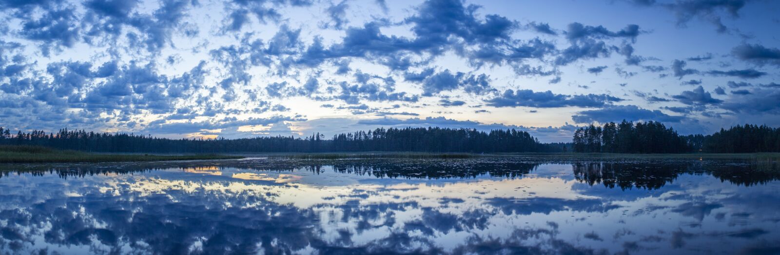 Canon EF-S 18-55mm F3.5-5.6 IS sample photo. Lake, sunset, clouds photography