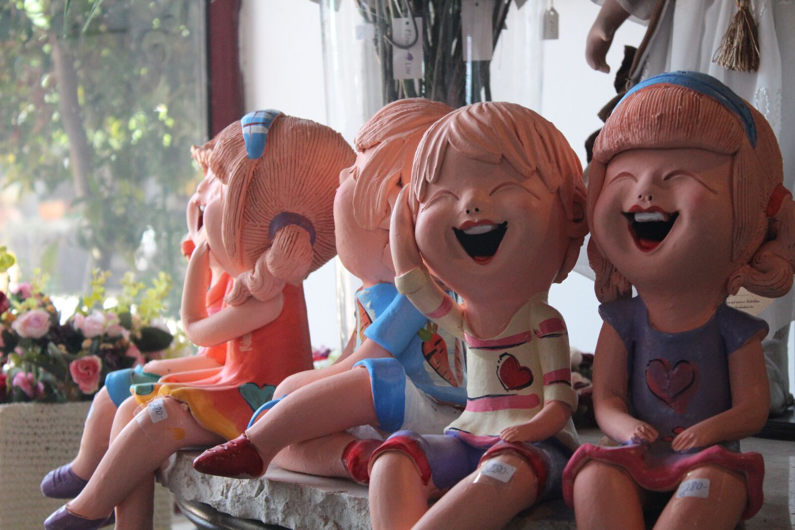 Canon EOS 600D (Rebel EOS T3i / EOS Kiss X5) sample photo. Children laughing, ceramics, art photography