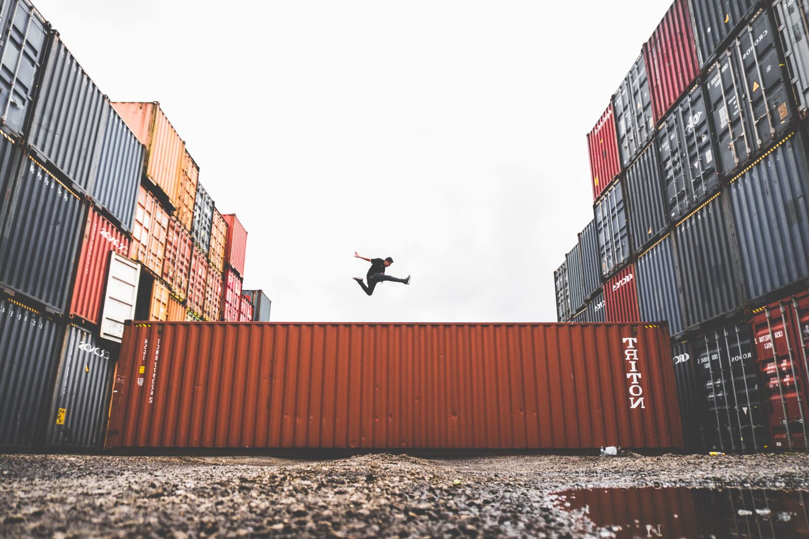 Sony a6300 sample photo. Person, puddle, business, commerce photography