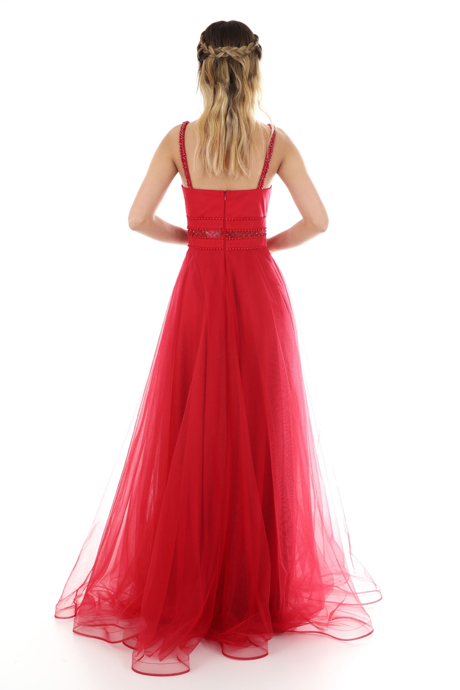 Canon EOS 5D Mark IV sample photo. Red, fashion, woman photography