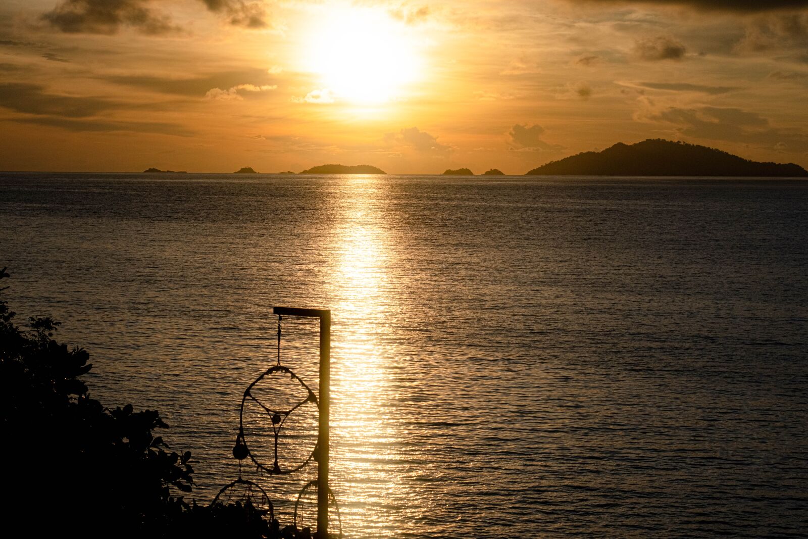 Fujifilm X-T30 sample photo. Sea, sunset, silhouette photography