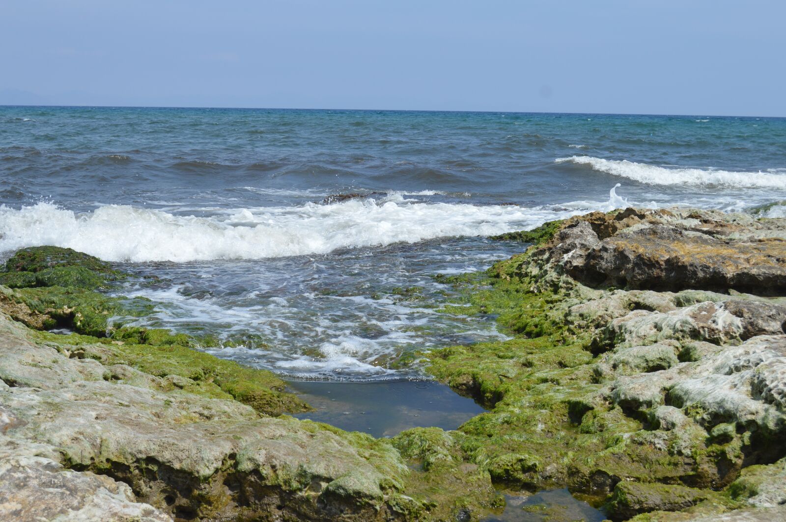 Nikon D3200 sample photo. Sea, beach, rocks photography