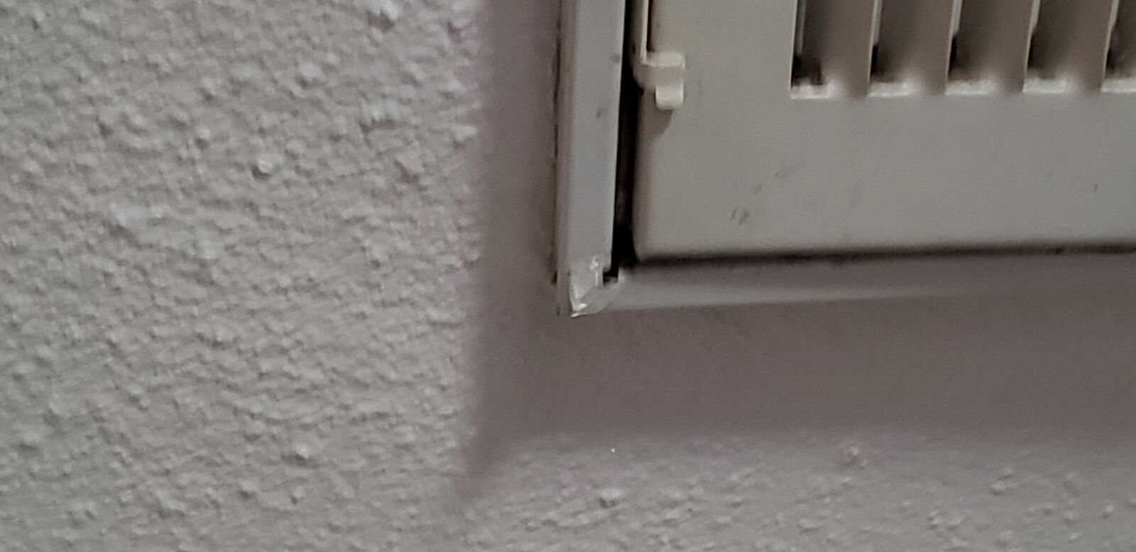 Samsung Galaxy S9 sample photo. Air conditioning, vent, a photography