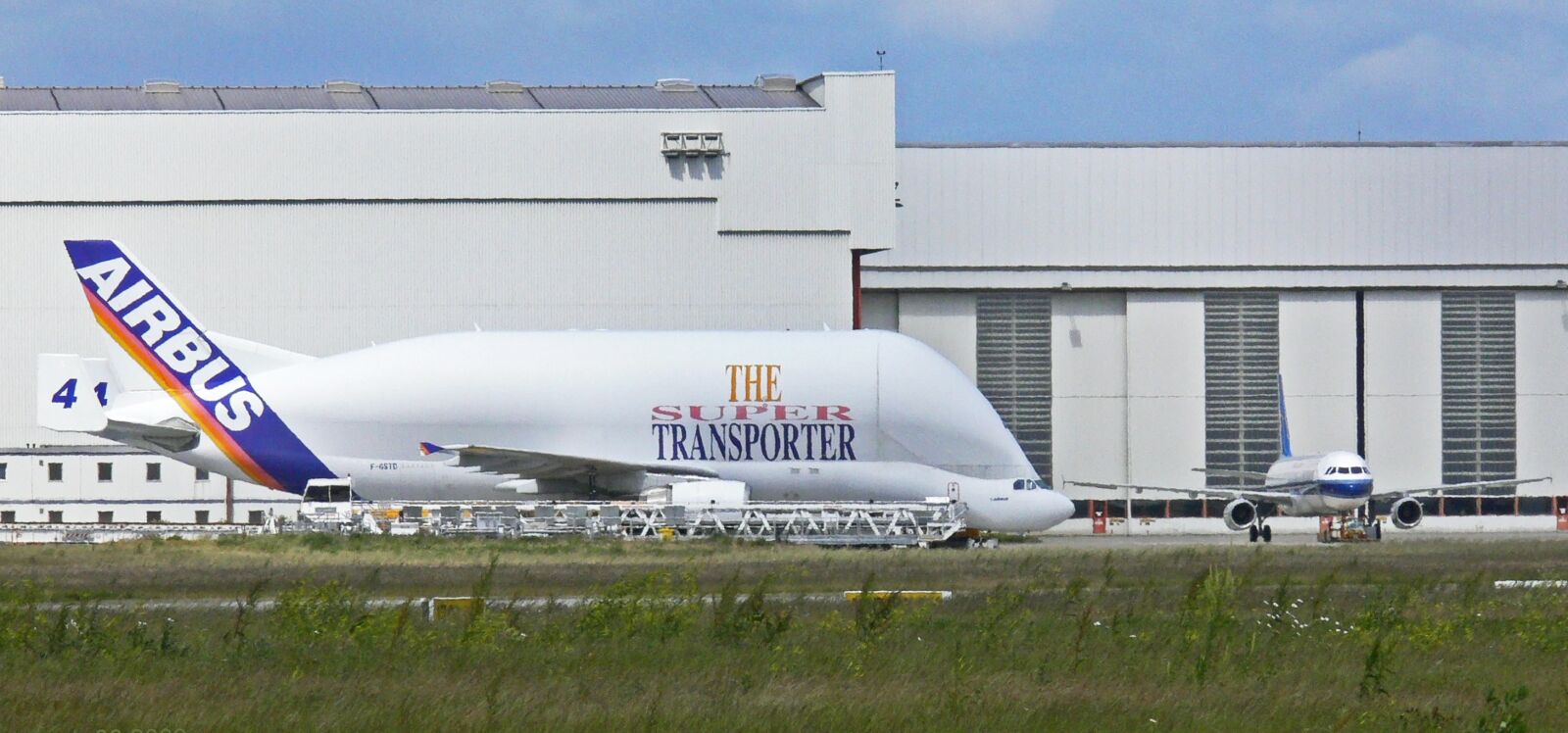 Panasonic DMC-FZ30 sample photo. Airbus, hamburg, transport flyer photography