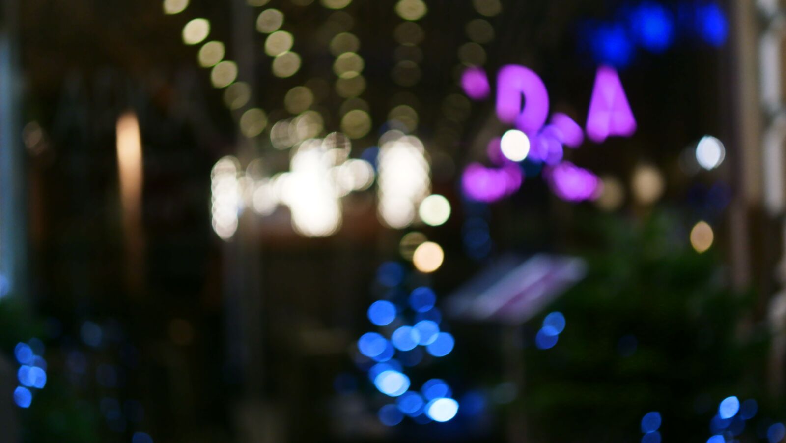XIAOYI 42.5mm F1.8 sample photo. Saint-petersburg, blur, city photography